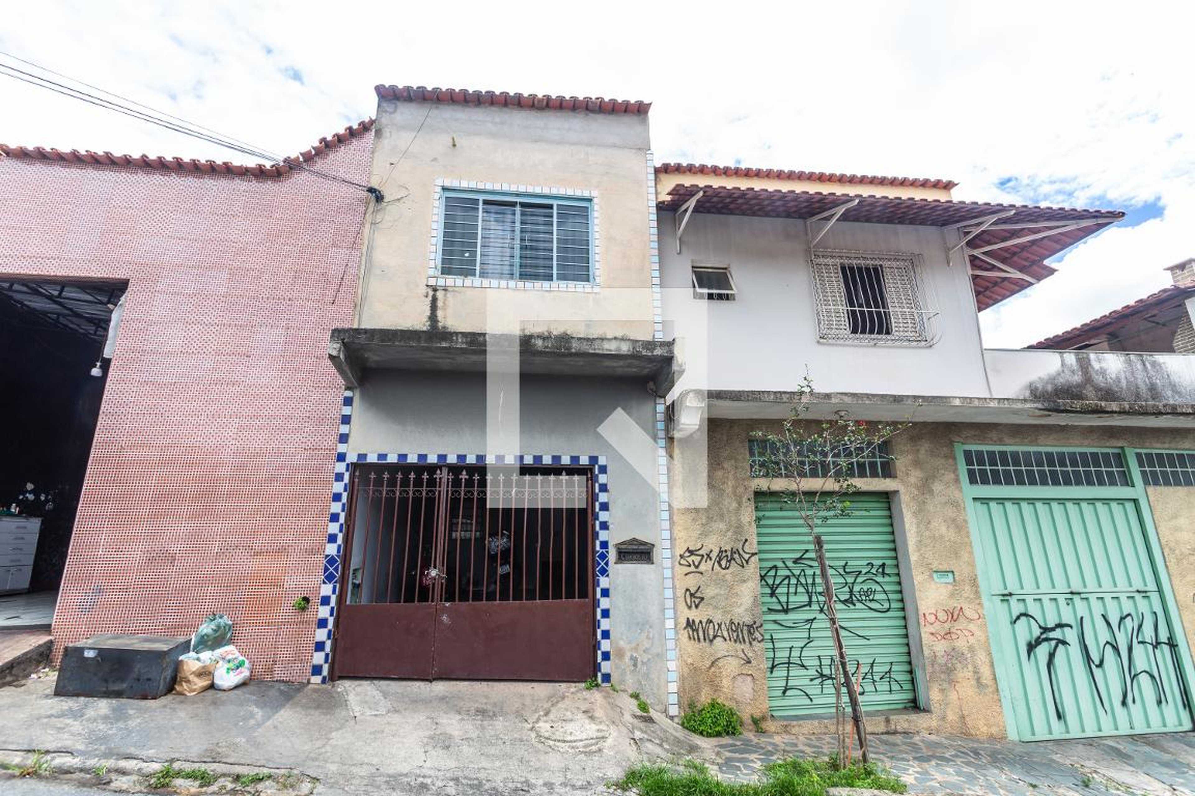 Fachada Condomínio em Rua Maria Francisca, 871