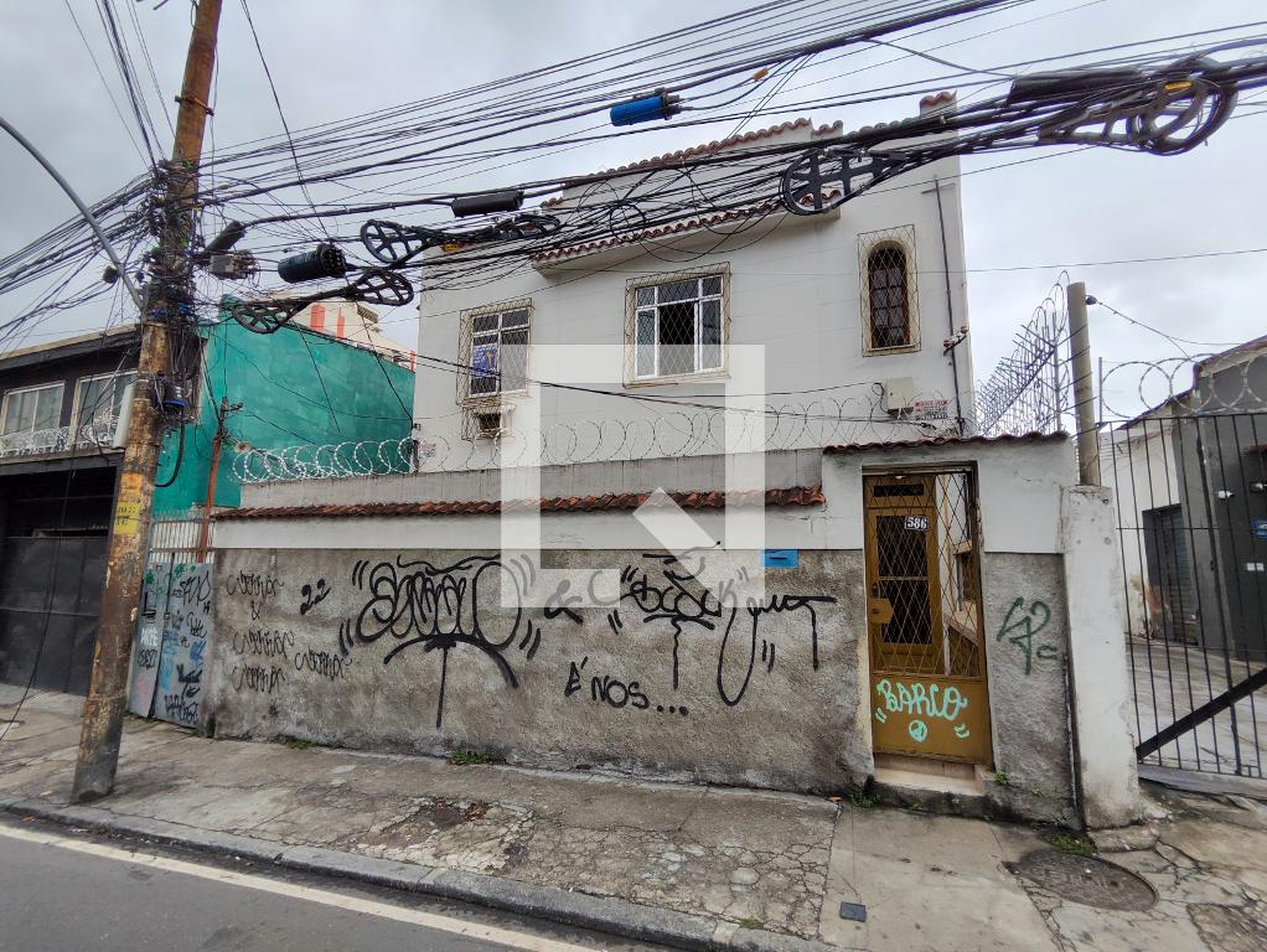Fachada do Prédio Condomínio em Rua Teodoro da Silva, 586