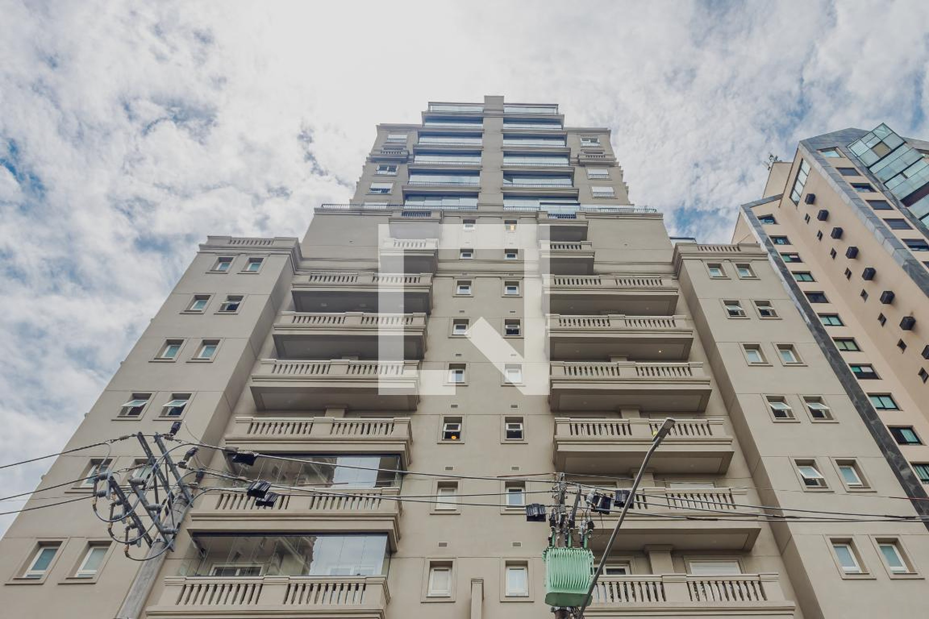 Fachada Condomínio em Rua Professor Vital Palma e Silva, 180