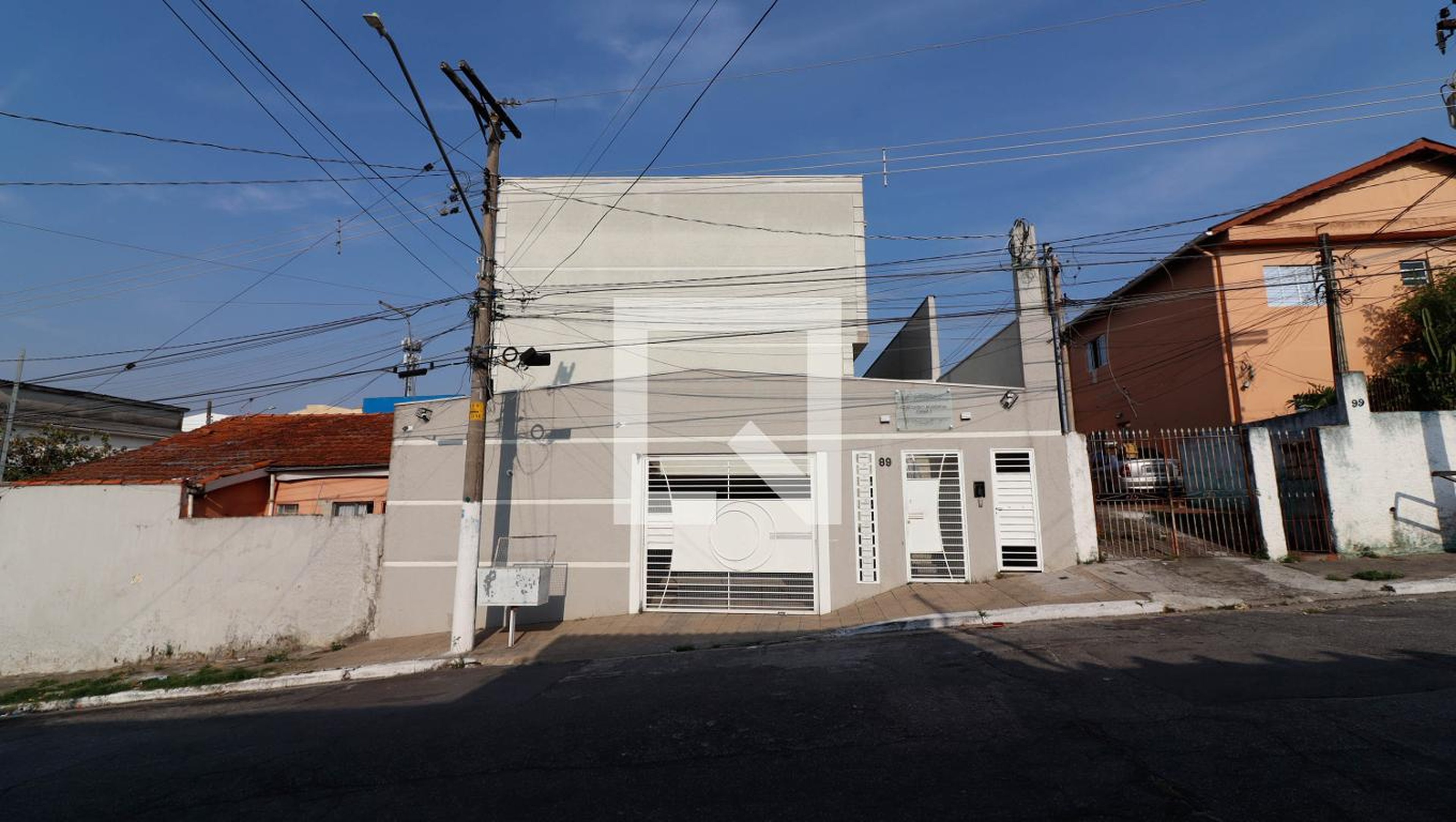 Fachada Condomínio em Rua Professor Shalders, 89