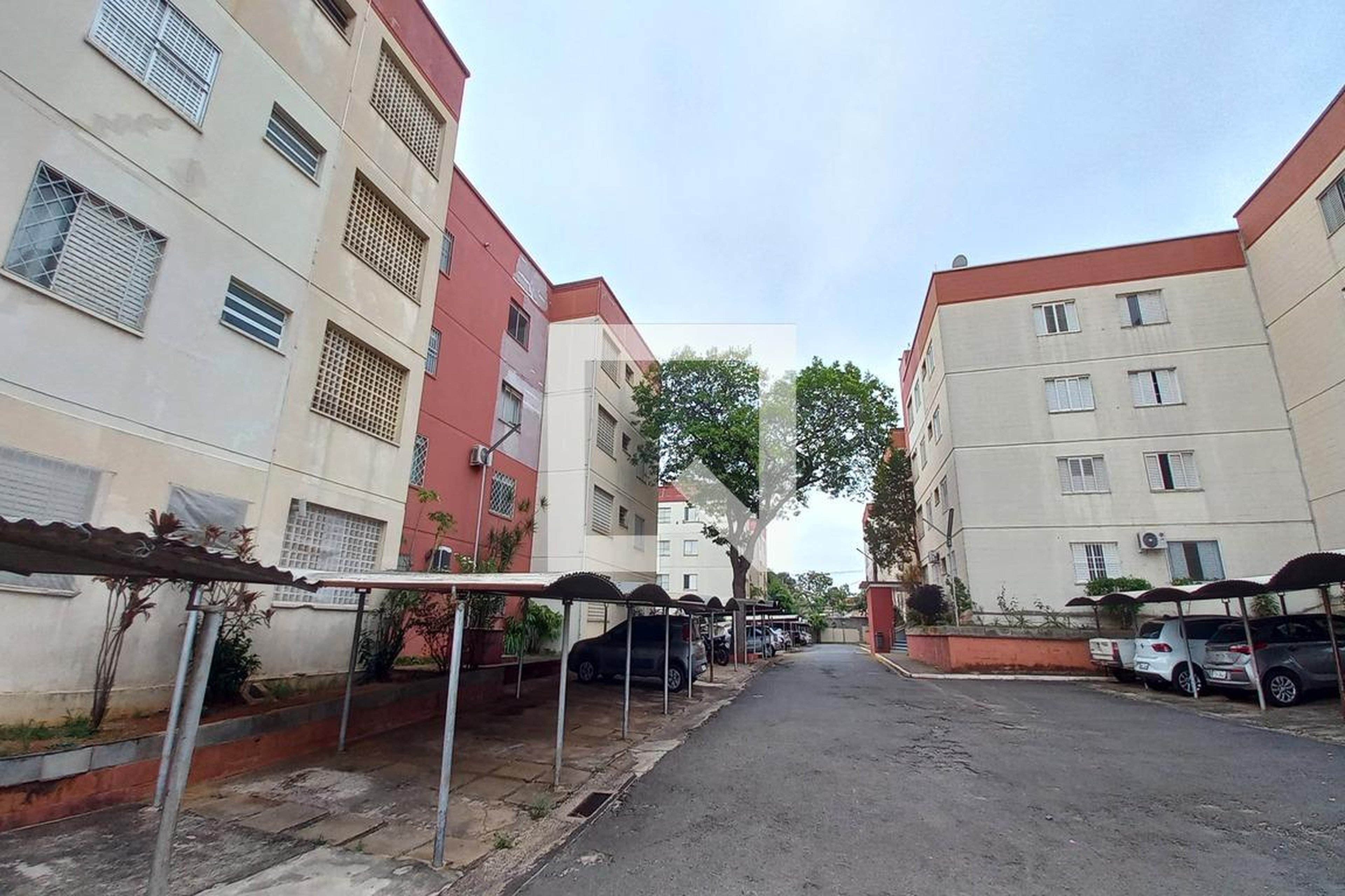 Fachada do Condomínio Condomínio Amadeu Mendes