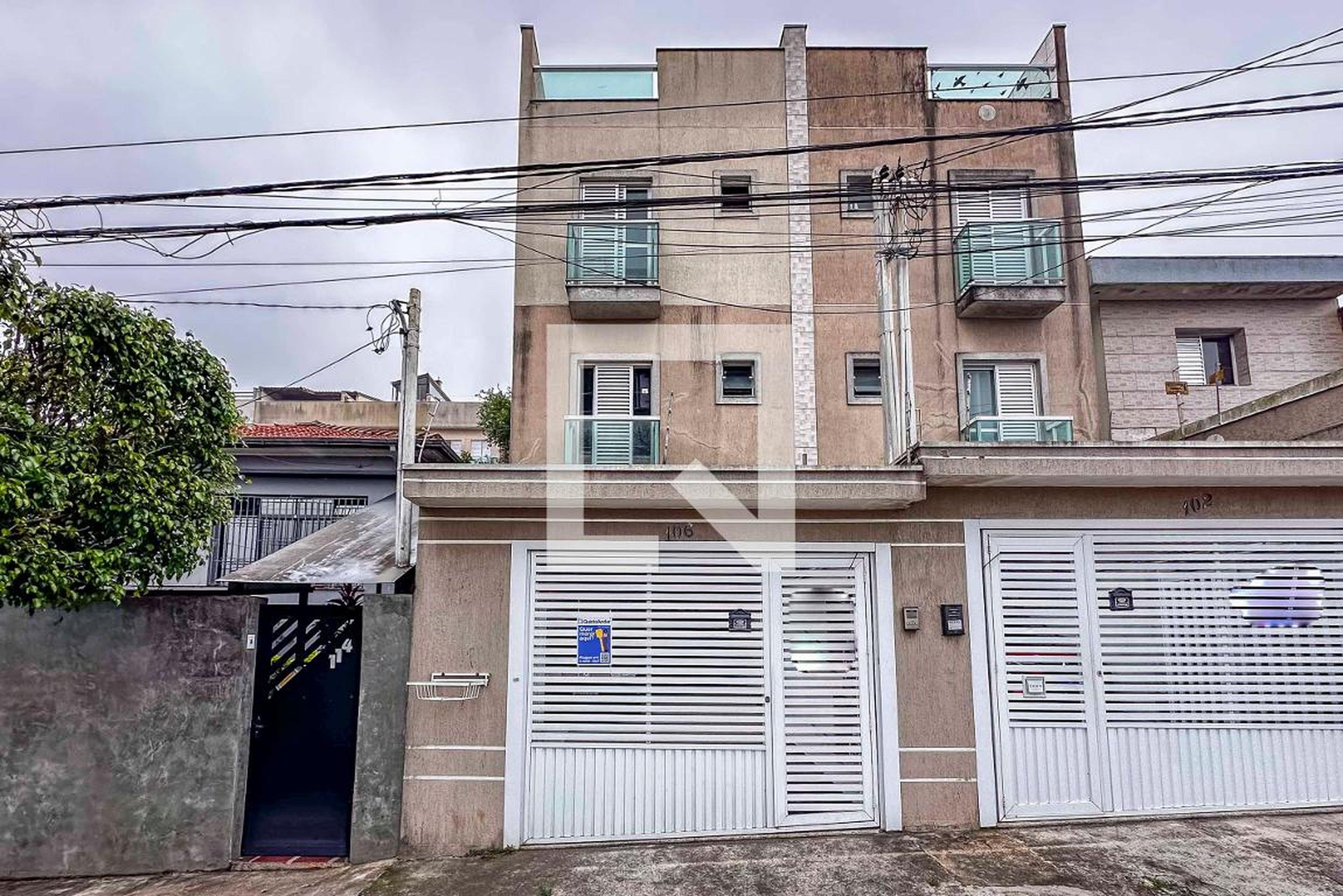 Fachada Condomínio em Rua Cerqueira Lima, 106