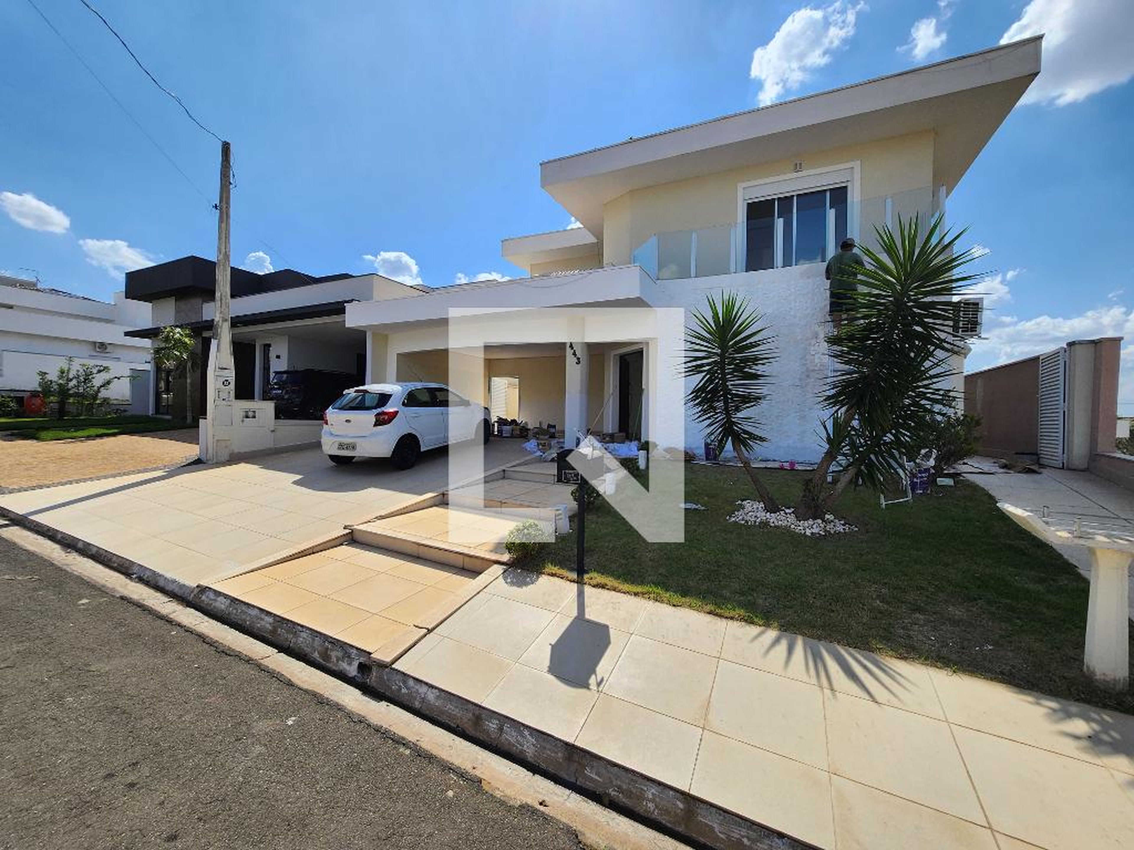 Fachada Condomínio em Rua Maria Dirce Muller, 443