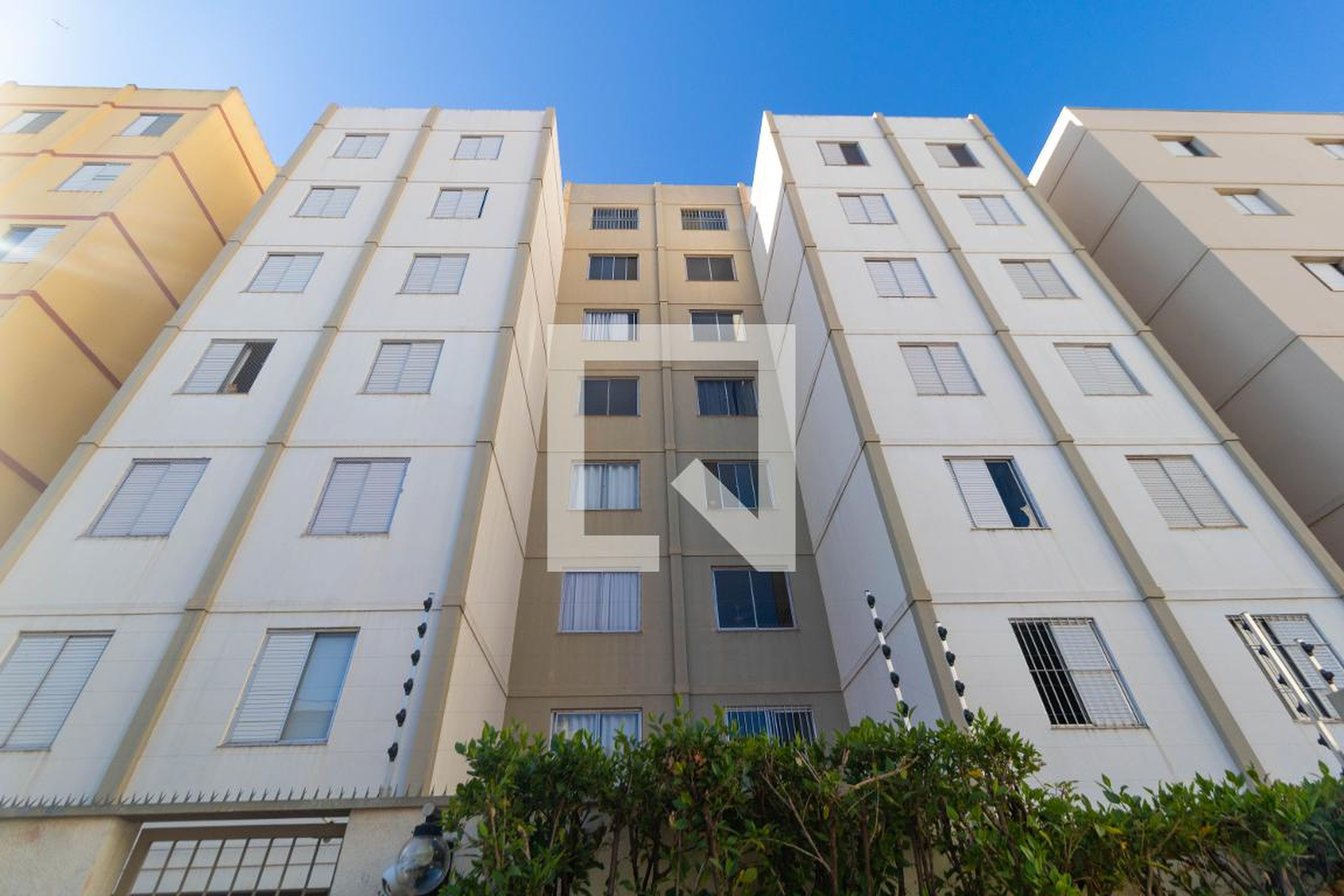 Fachada Condomínio em Rua Cônego Nery, 112