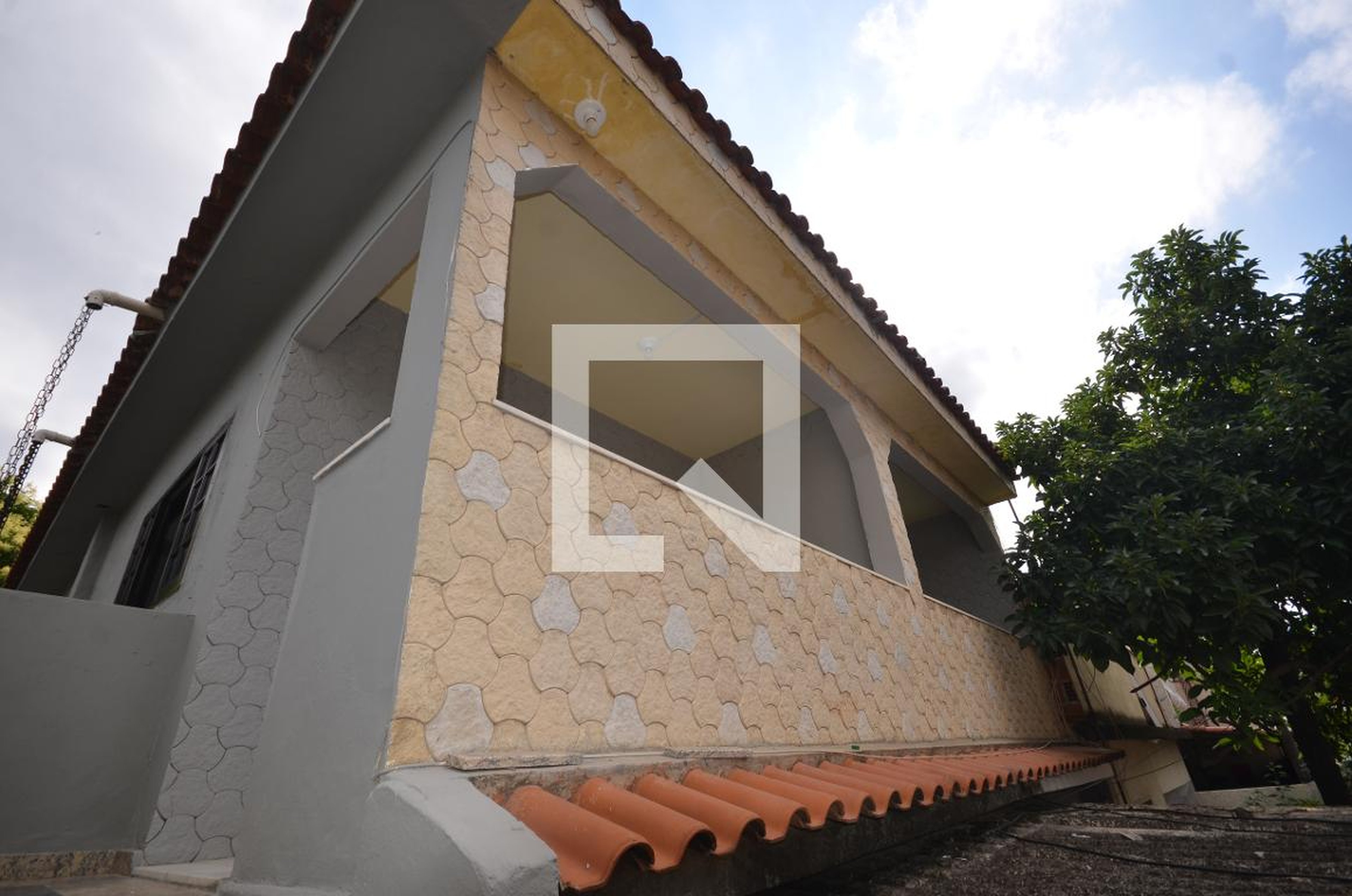 Fachada Condomínio em Rua Capelinha, 97