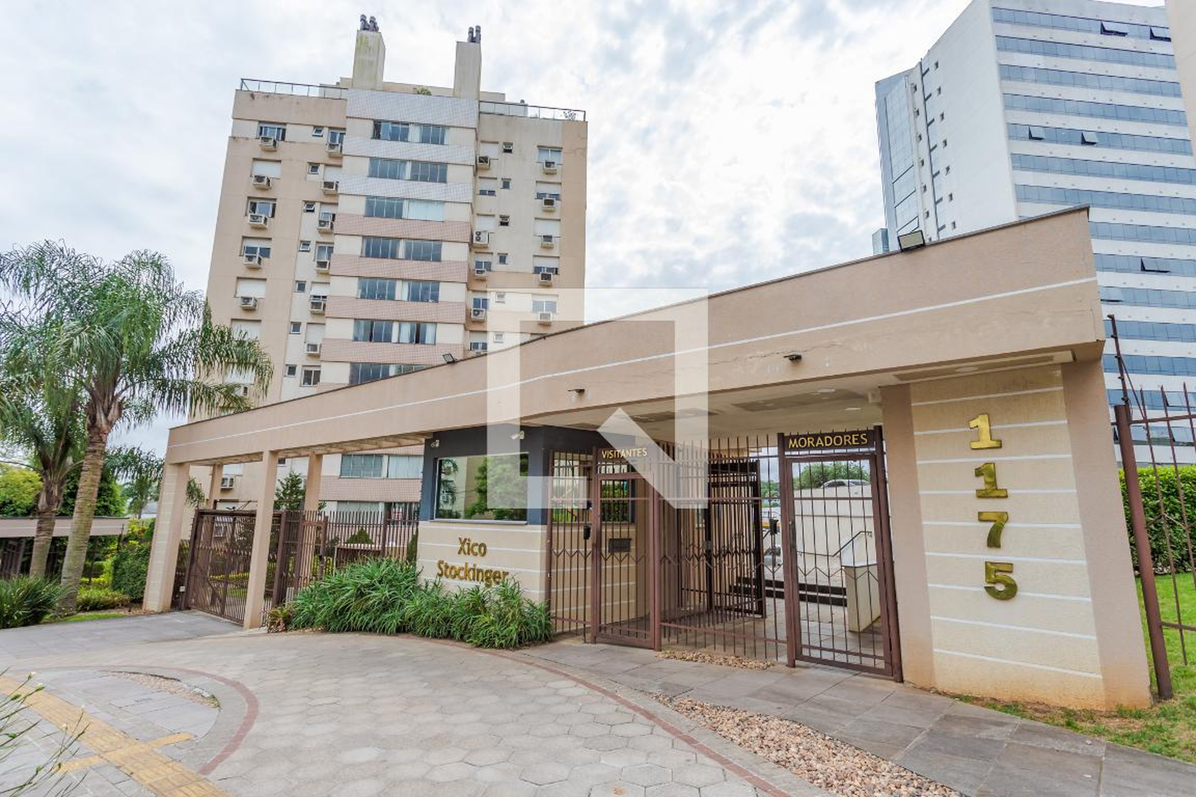 Fachada Condomínio em Avenida General Barreto Viana, 1157