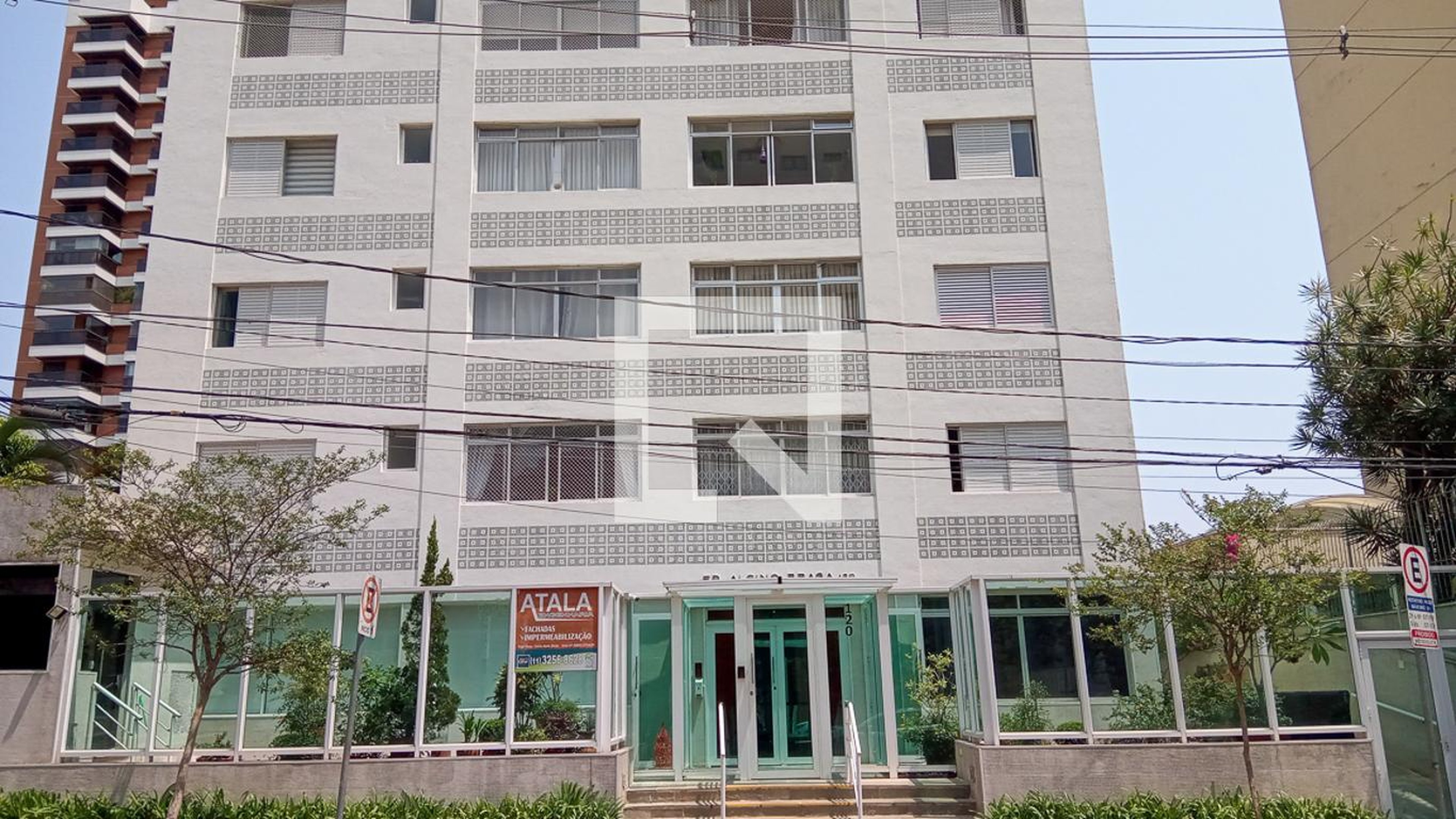 Fachada Condomínio Alcino Braga