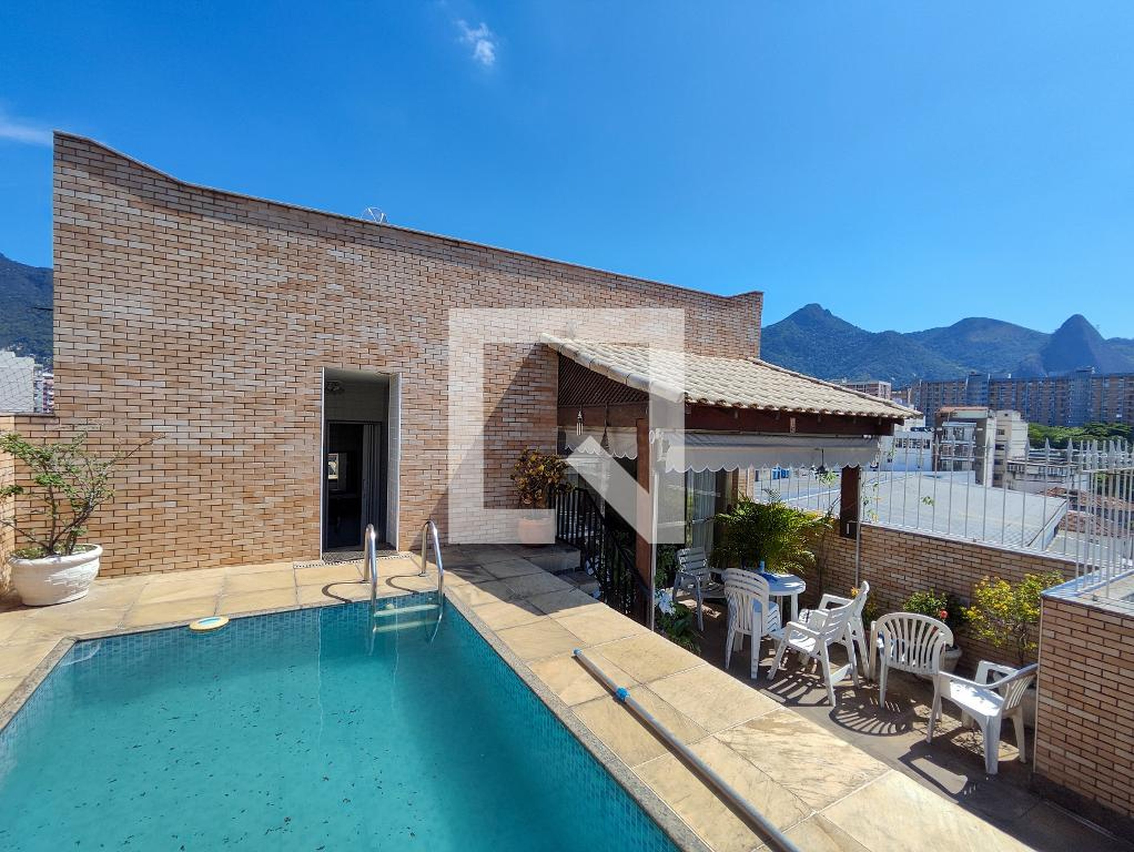 Piscina - Edifício Leila