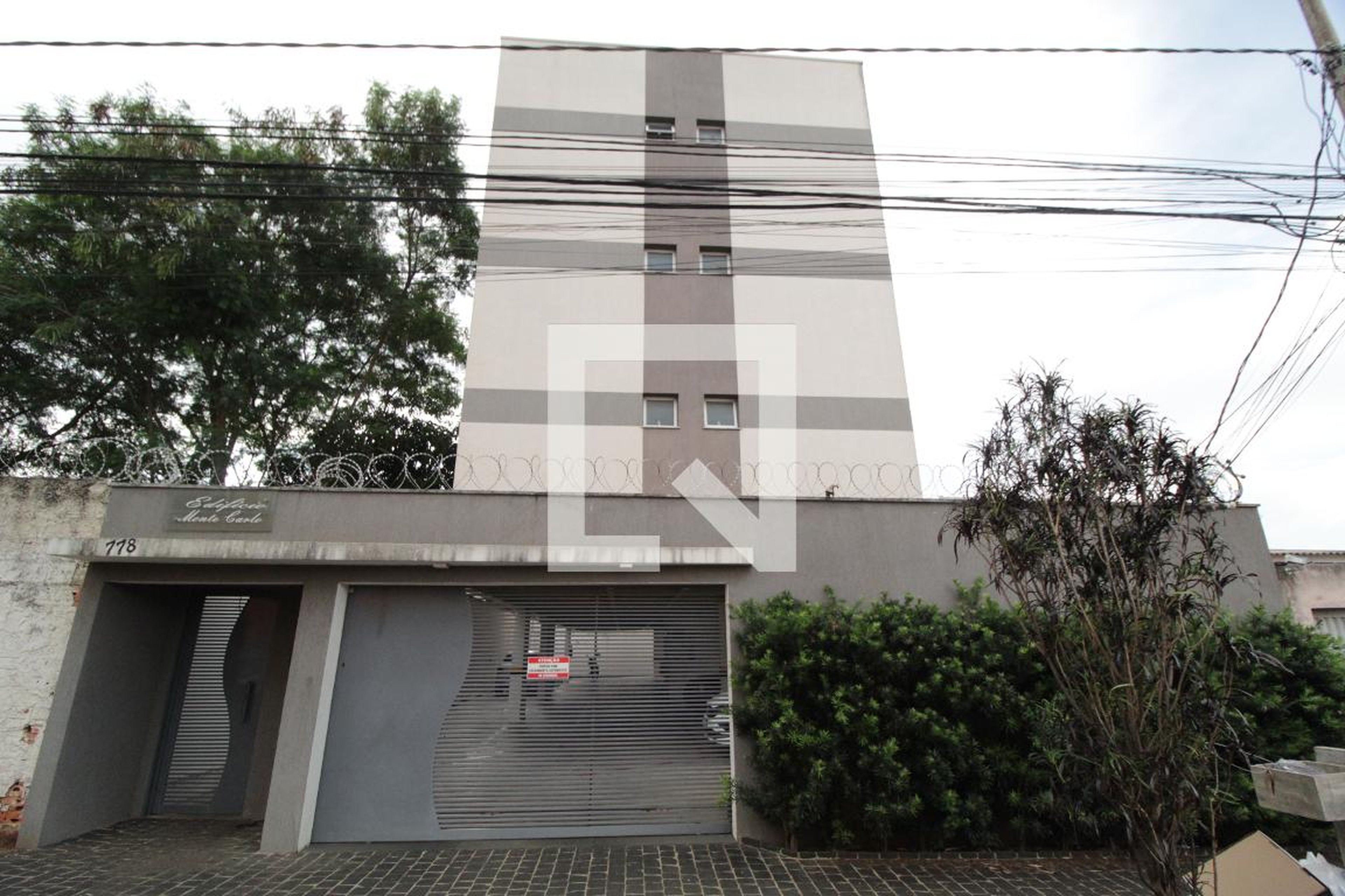 Fachada Condomínio em Rua Pedro José Samora, 778