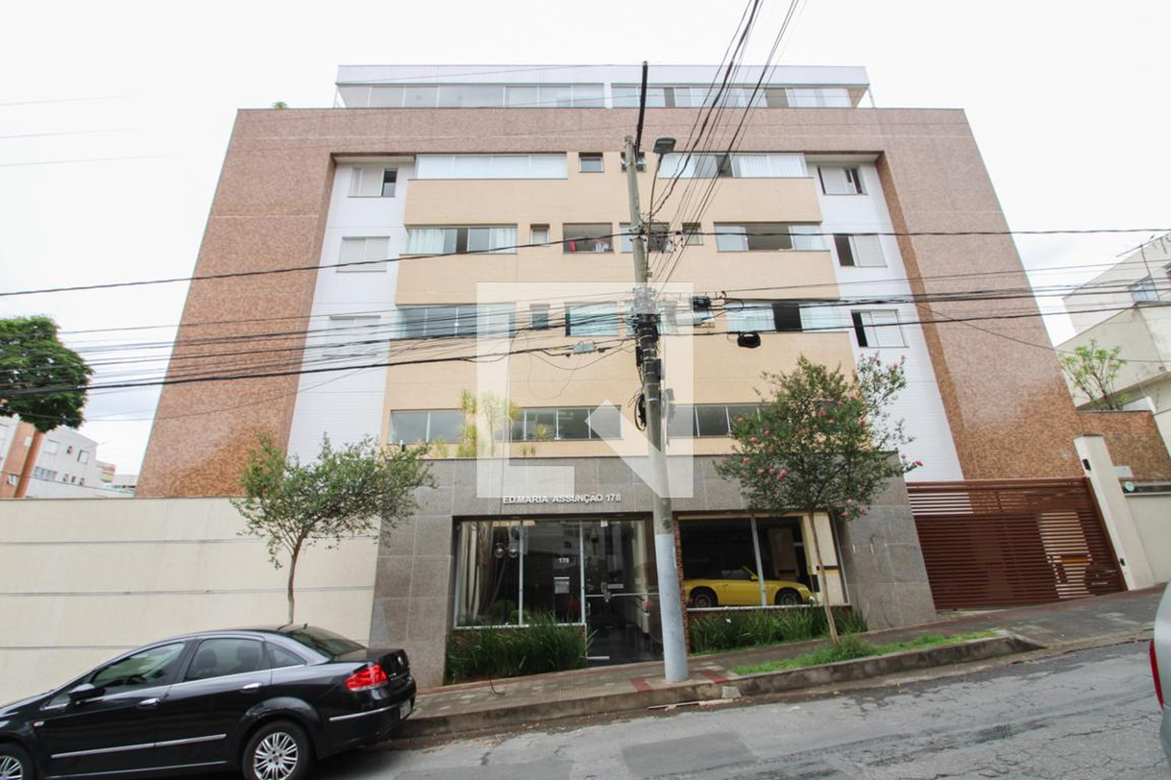 Fachada Condomínio em Rua Sebastião Possada Bravo, 178