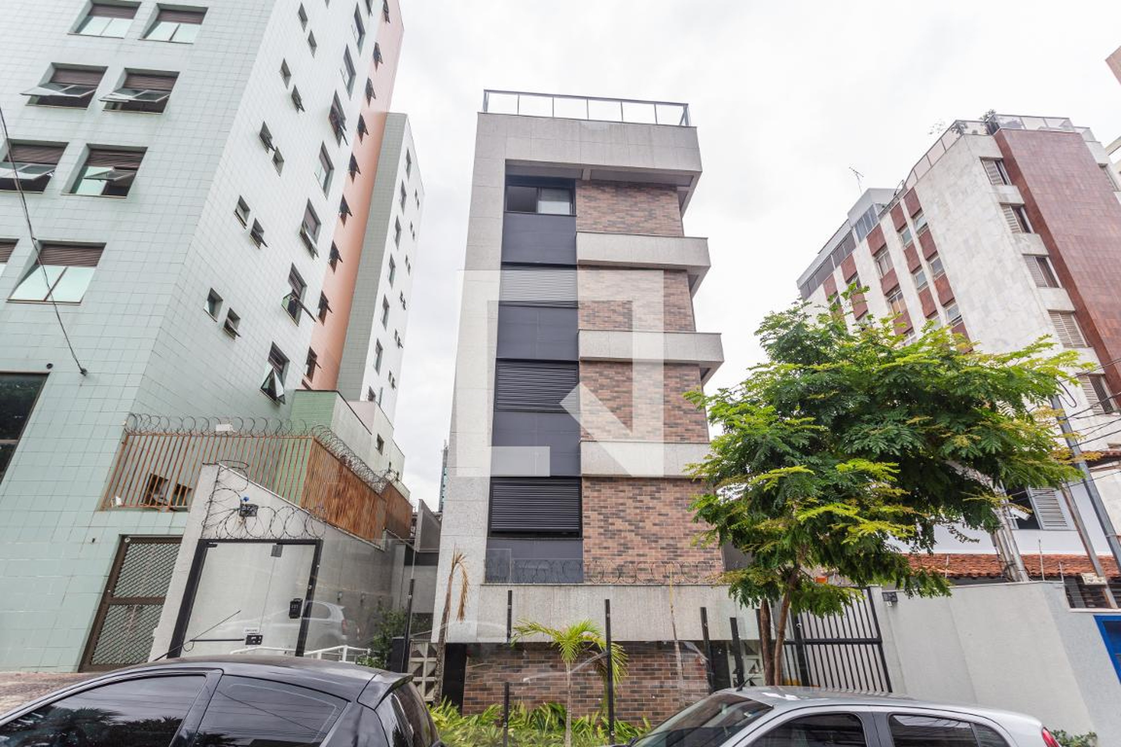 Fachada Condomínio em Rua Bambuí, 252