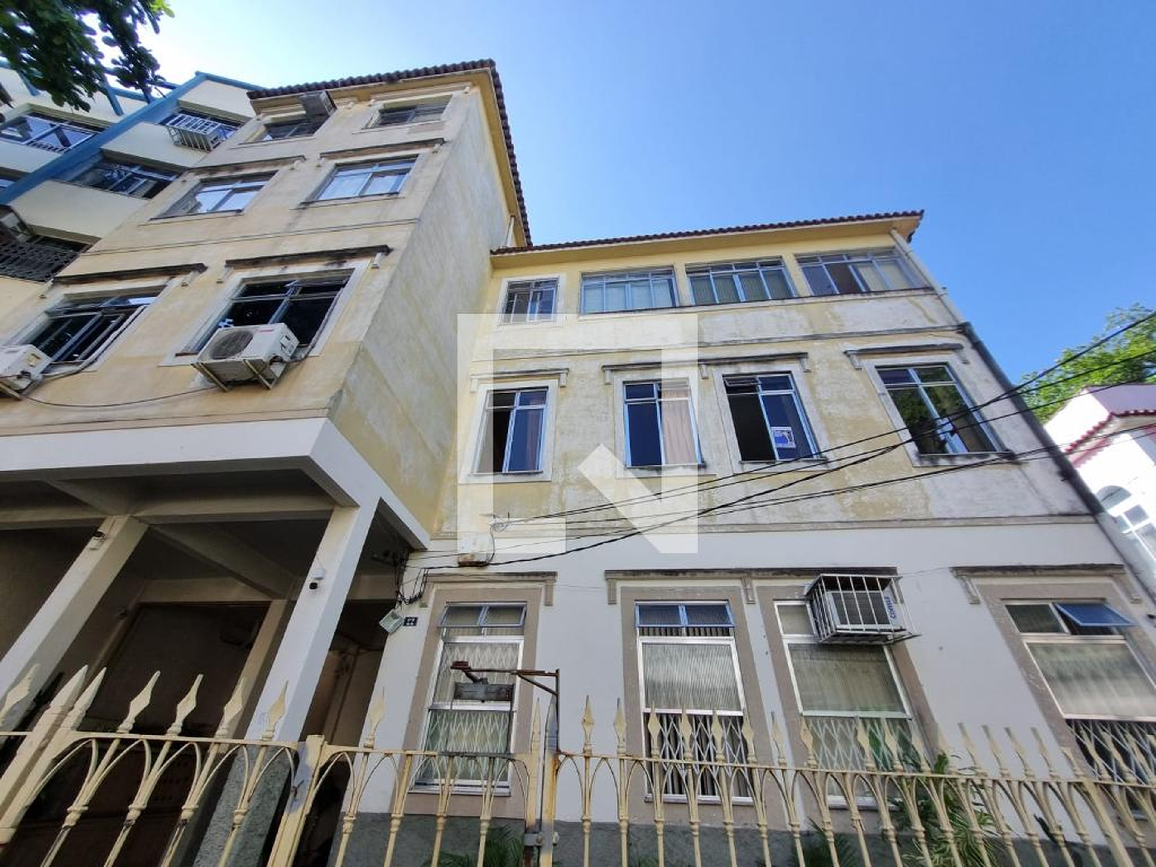 Fachada Condomínio em Rua Professor Quintino do Vale, 22