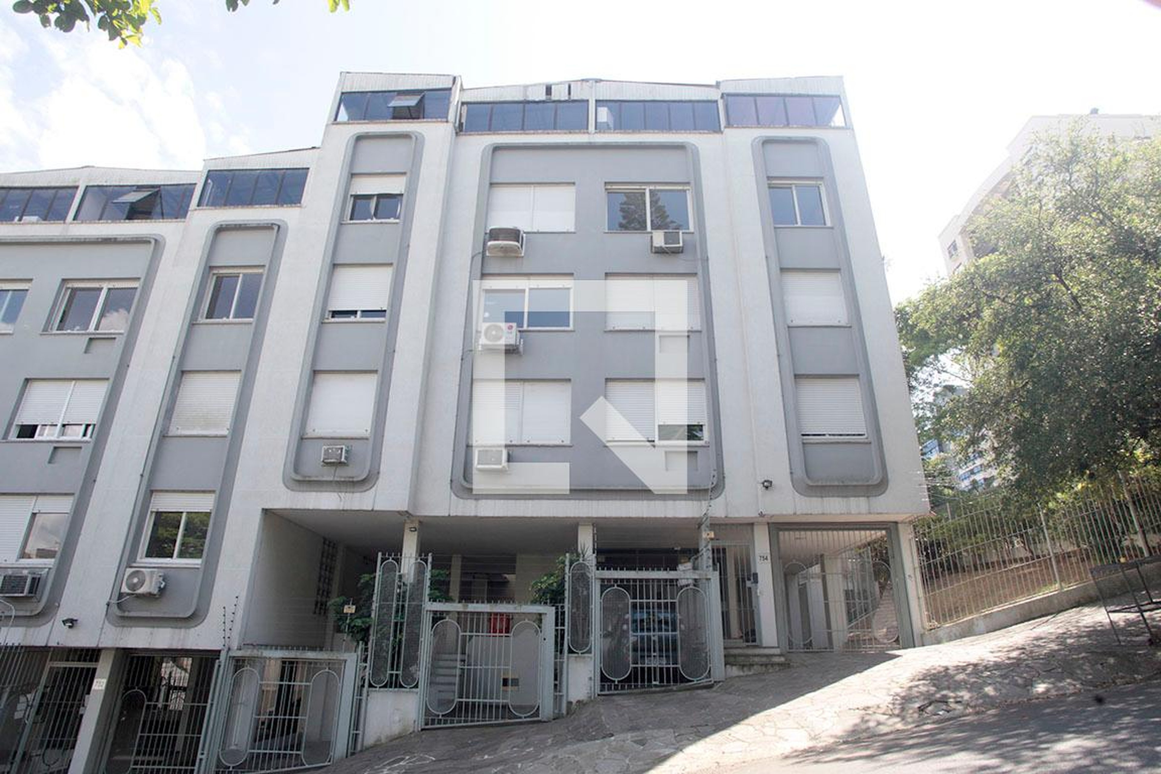 Fachada Condomínio em Rua Felipe de Oliveira, 754