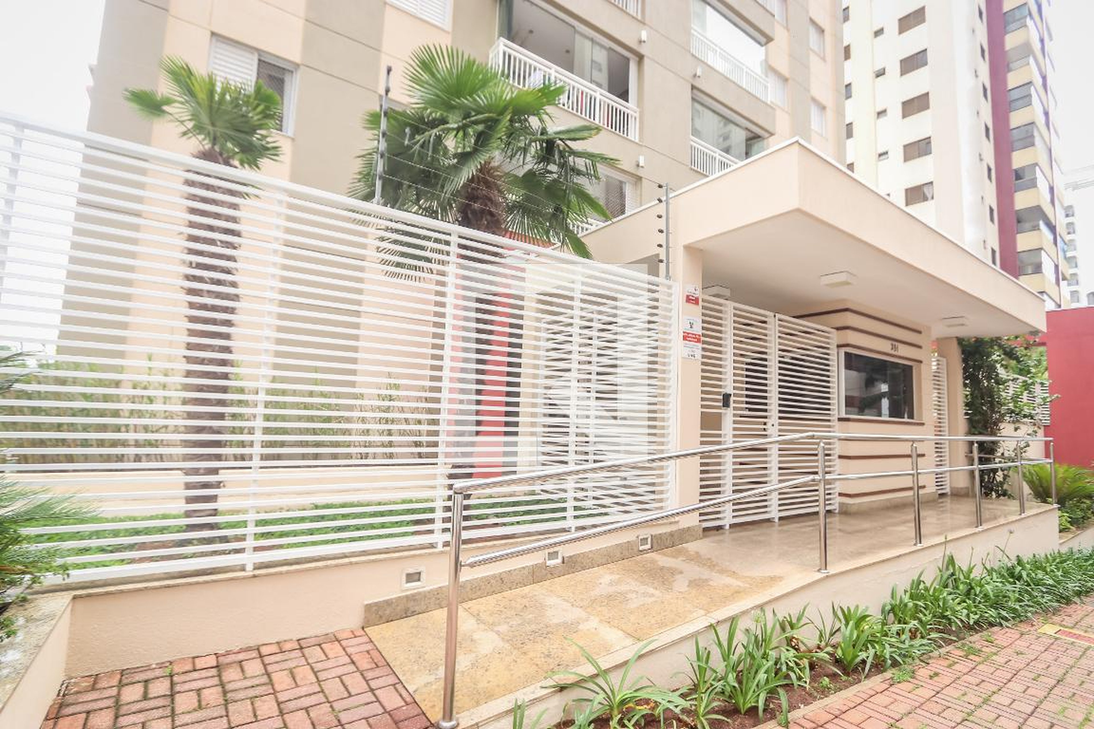 Fachada Condomínio em Rua Doutor José de Andrade Figueira, 22