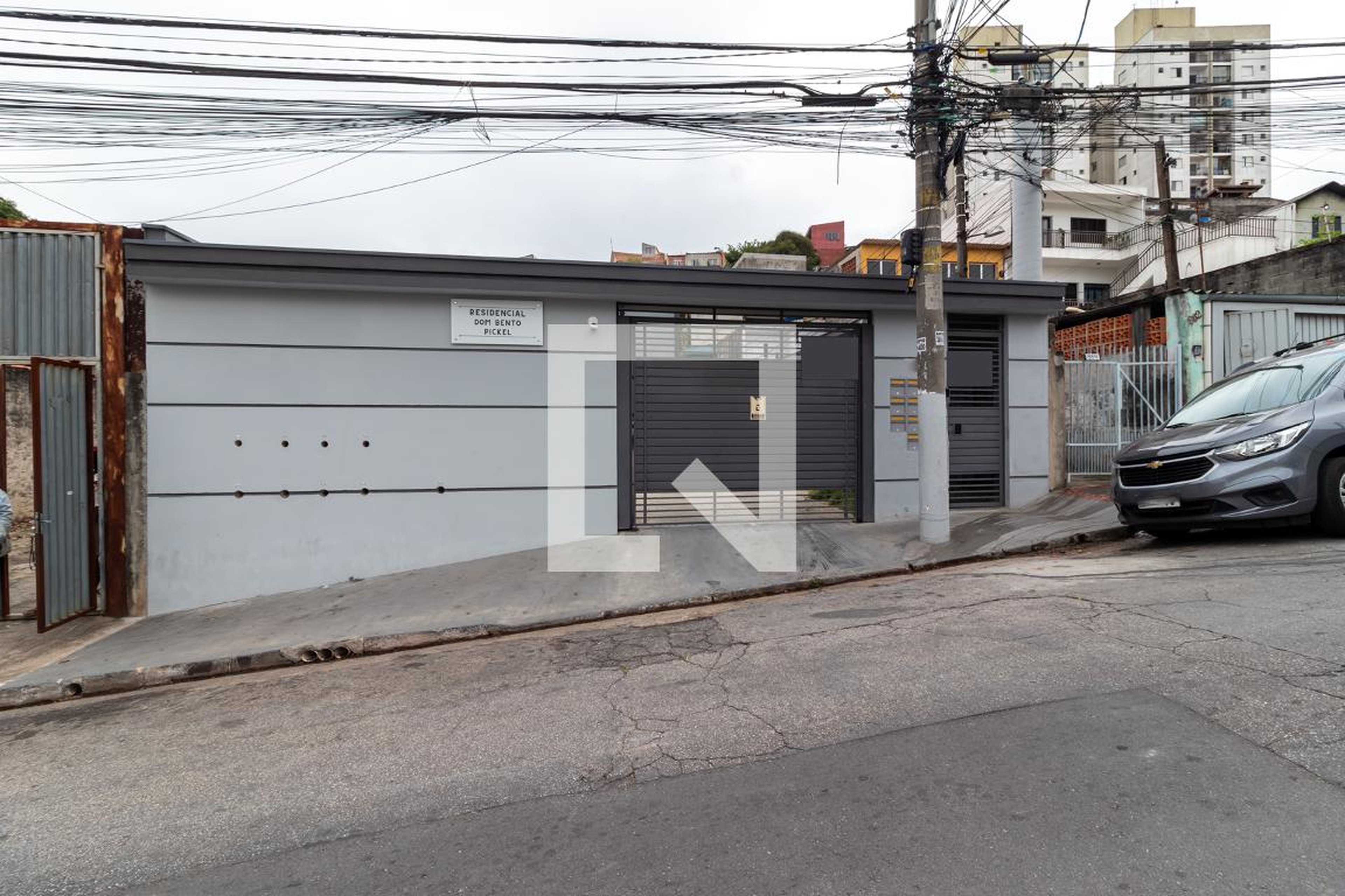 Fachada do Condomínio Condomínio em Rua Dom Bento Pickel, 868