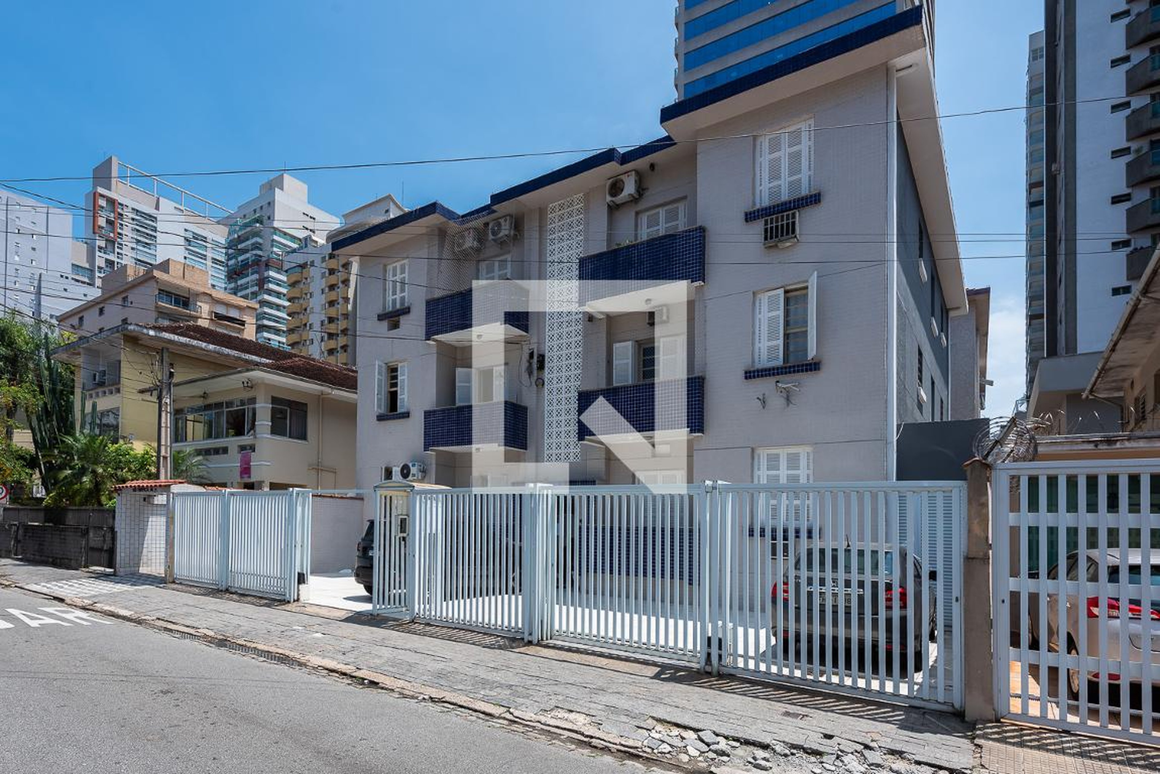 Fachada Condomínio em Rua José Caballero, 12