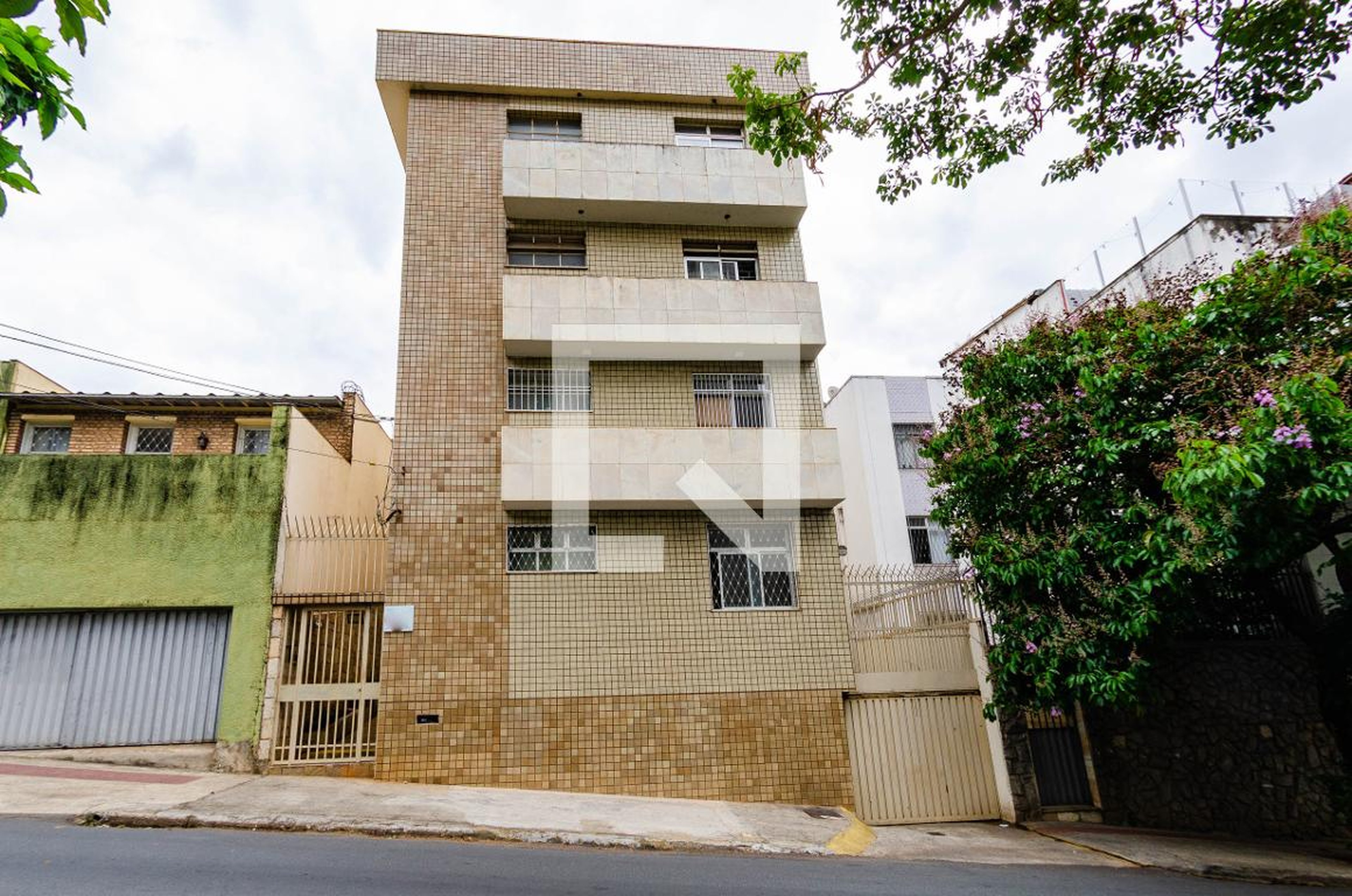 Fachada Condomínio em Rua Iraí, 500