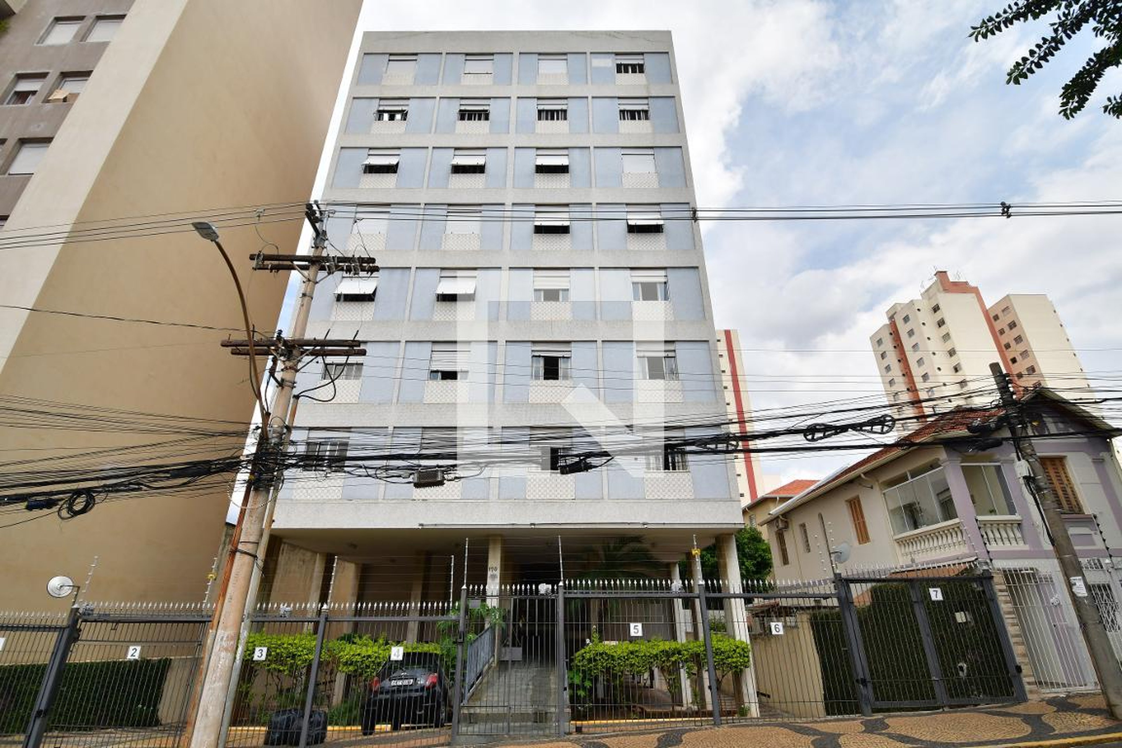 Fachada do Prédio Condomínio em Rua Hércules Florence, 170