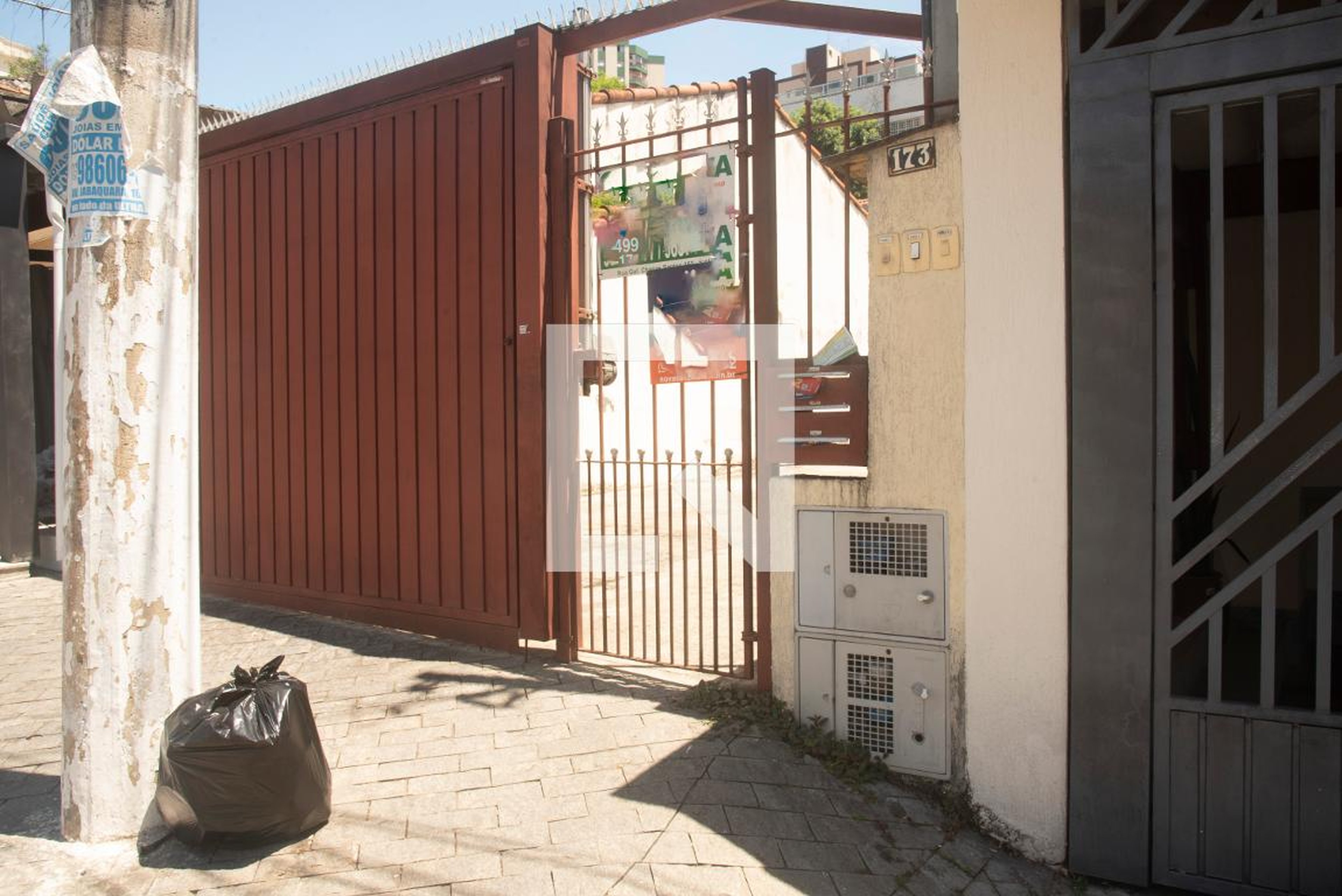 Fachada Condomínio em Rua da Contagem, 173