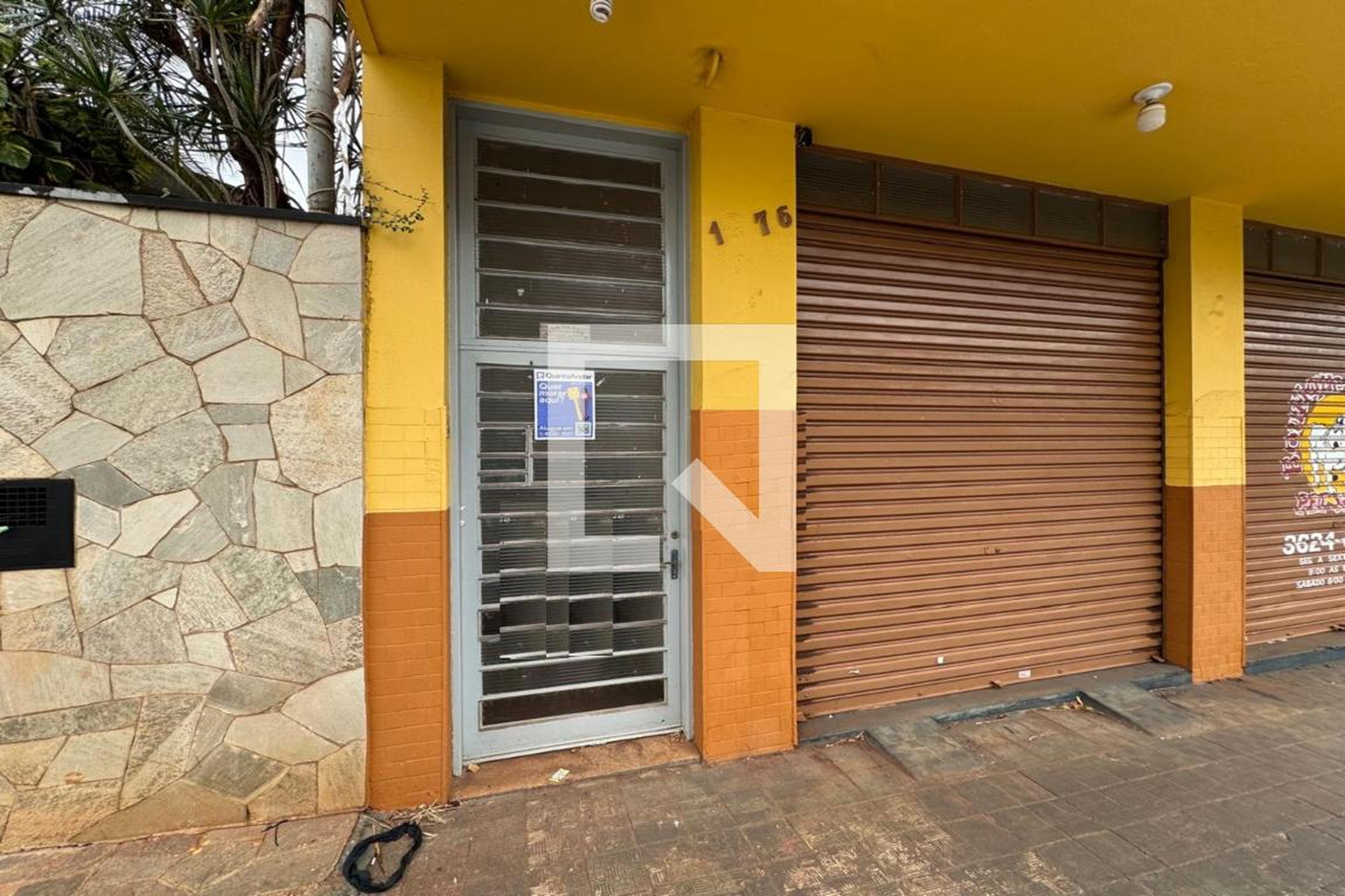 Fachada Condomínio em Rua Camilo de Mattos, 1776