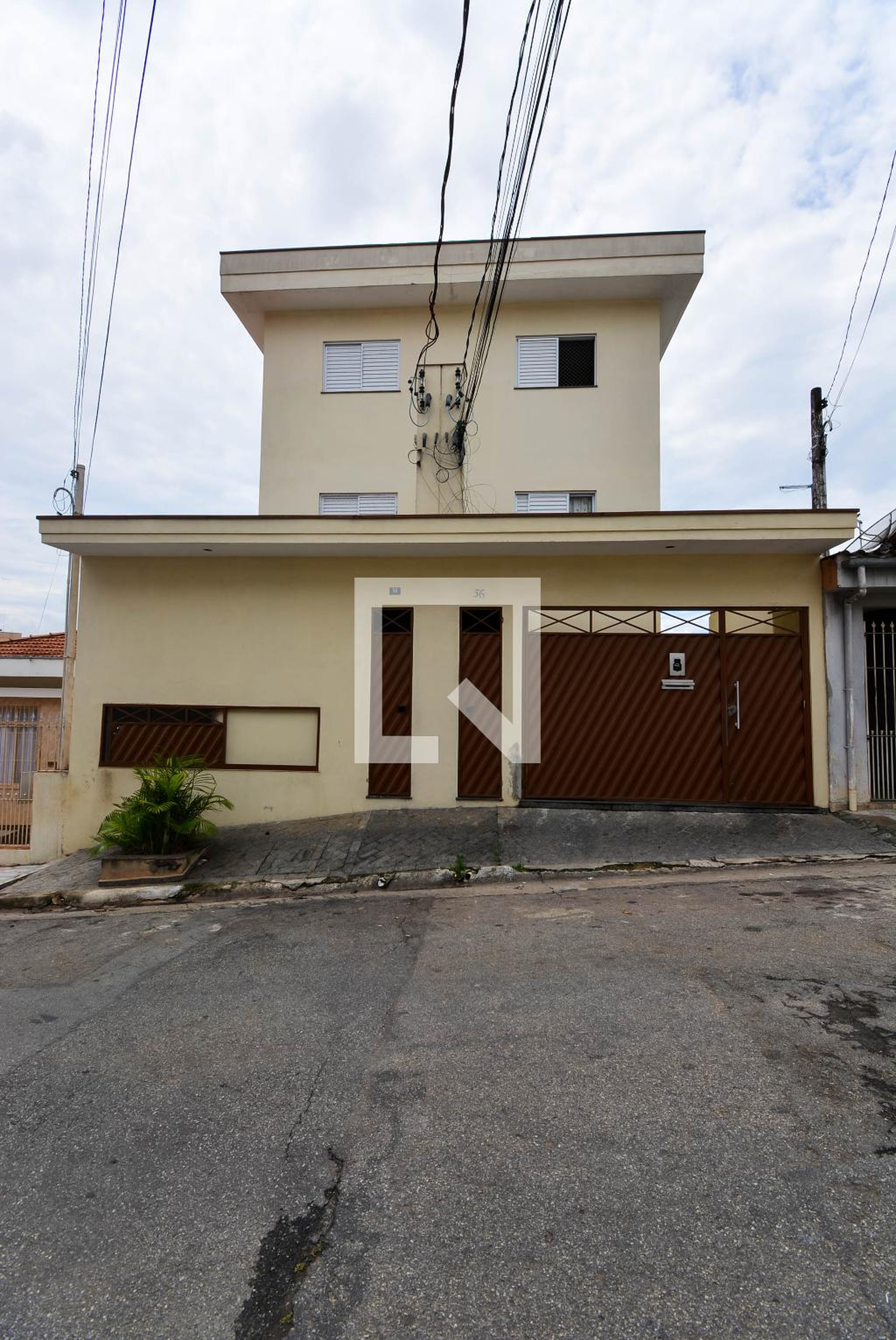 Fachada do Prédio Condomínio em Rua Antônio Martins, 56