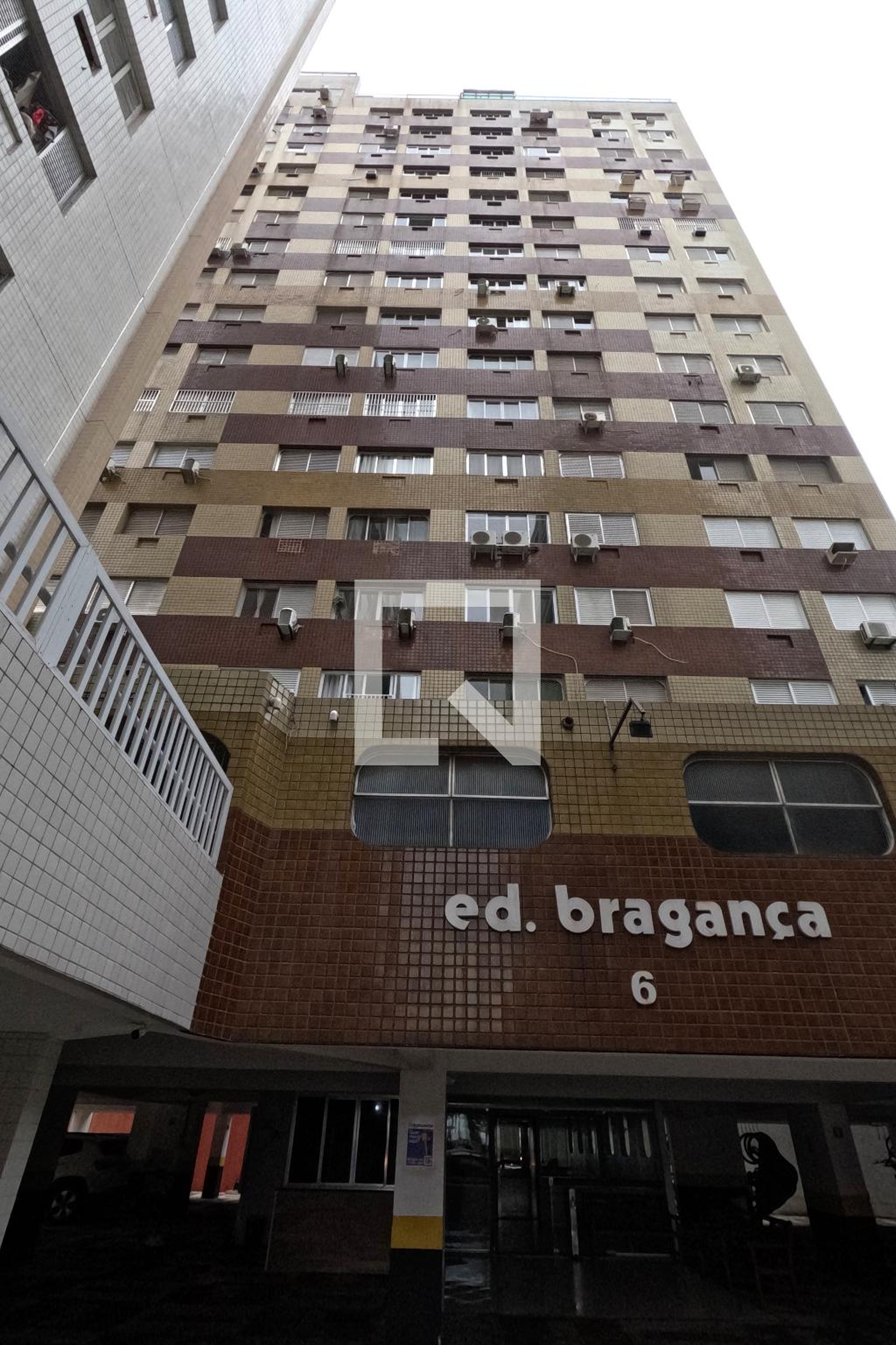 Fachada Condomínio em Avenida Presidente Wilson, 6