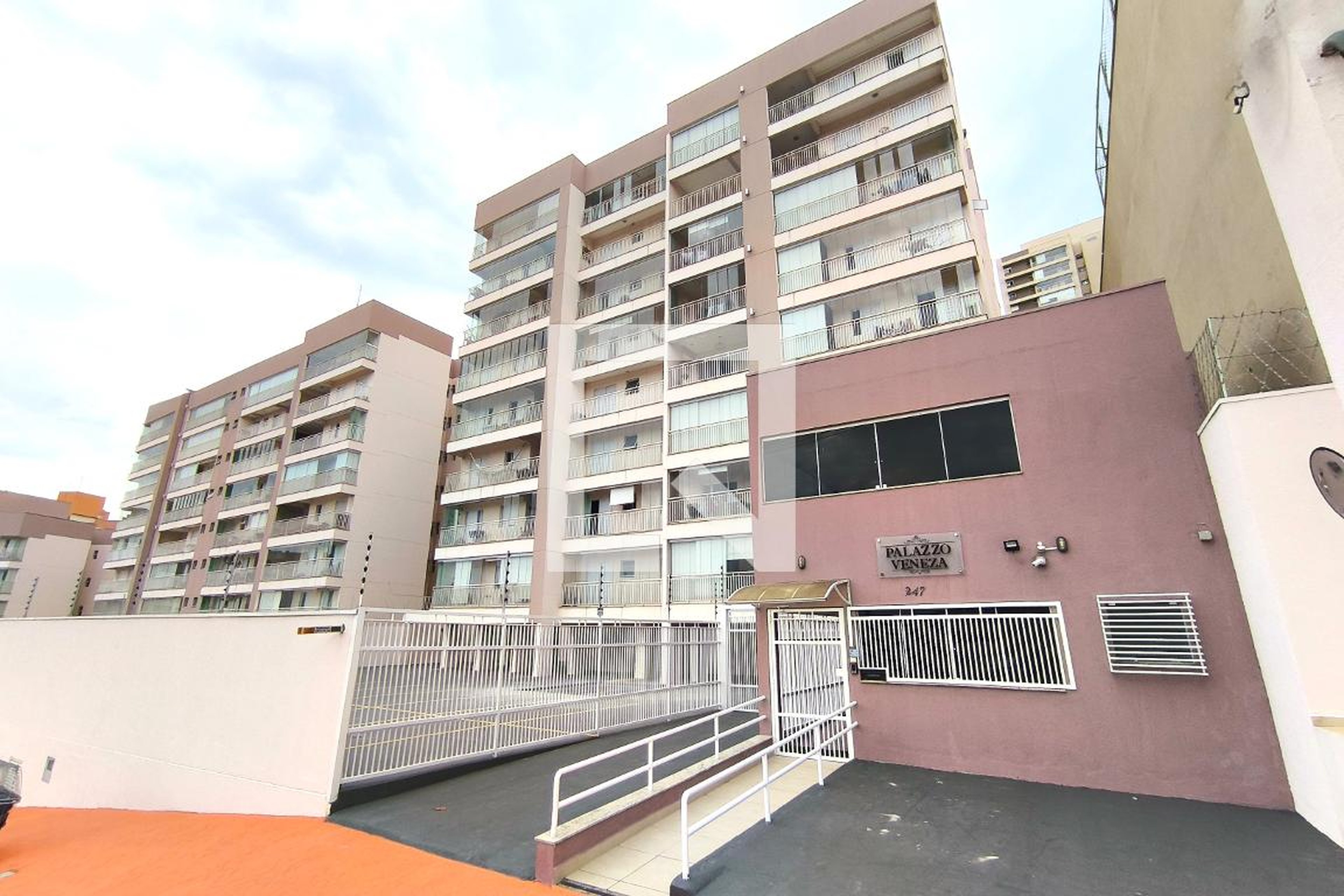 Fachada Condomínio Palazzo Reale