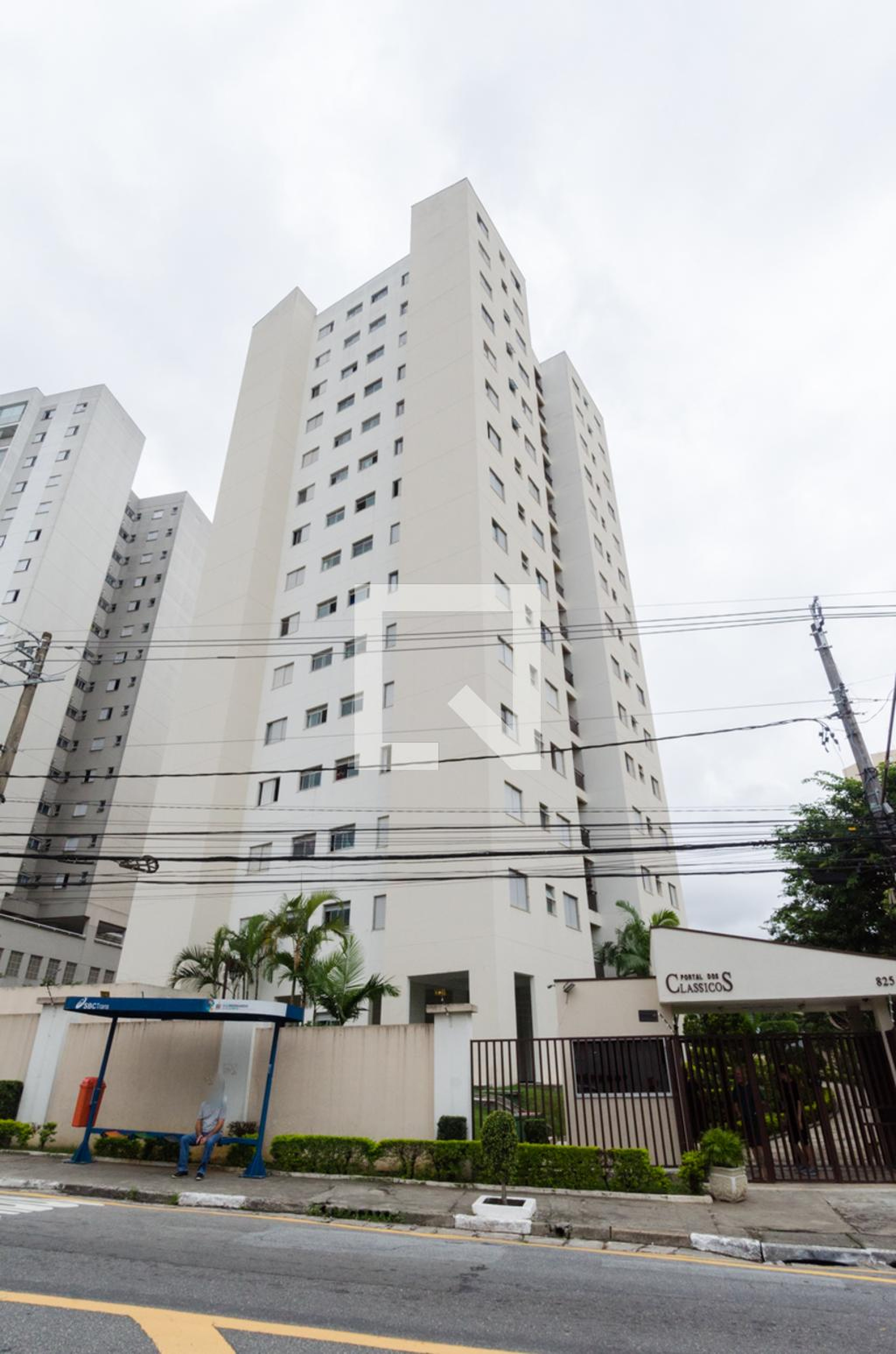 Fachada Condomínio em Avenida Dom Jaime de Barros Câmara, 82