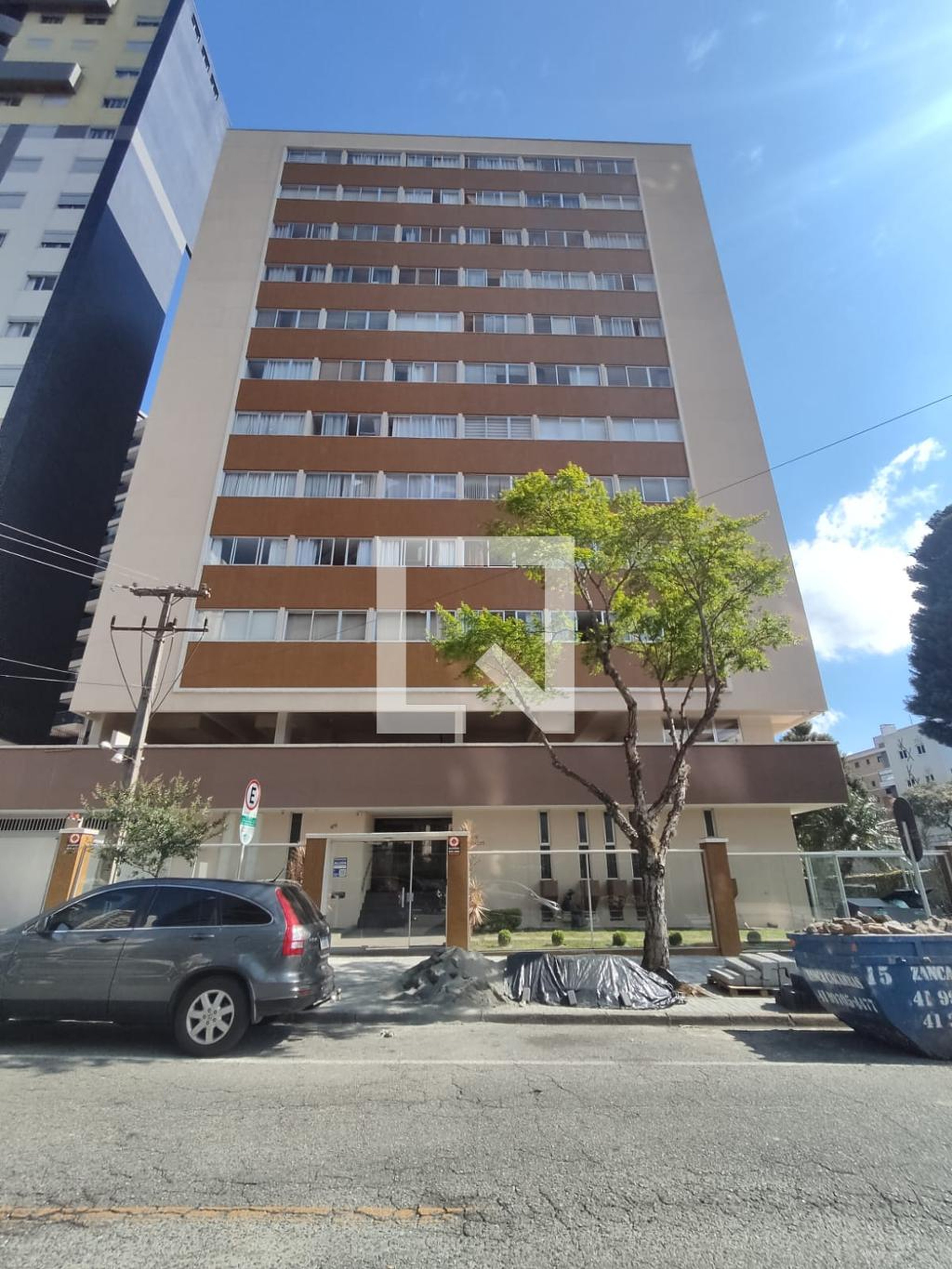 Fachada do condomínio Condomínio Maso Renhardit