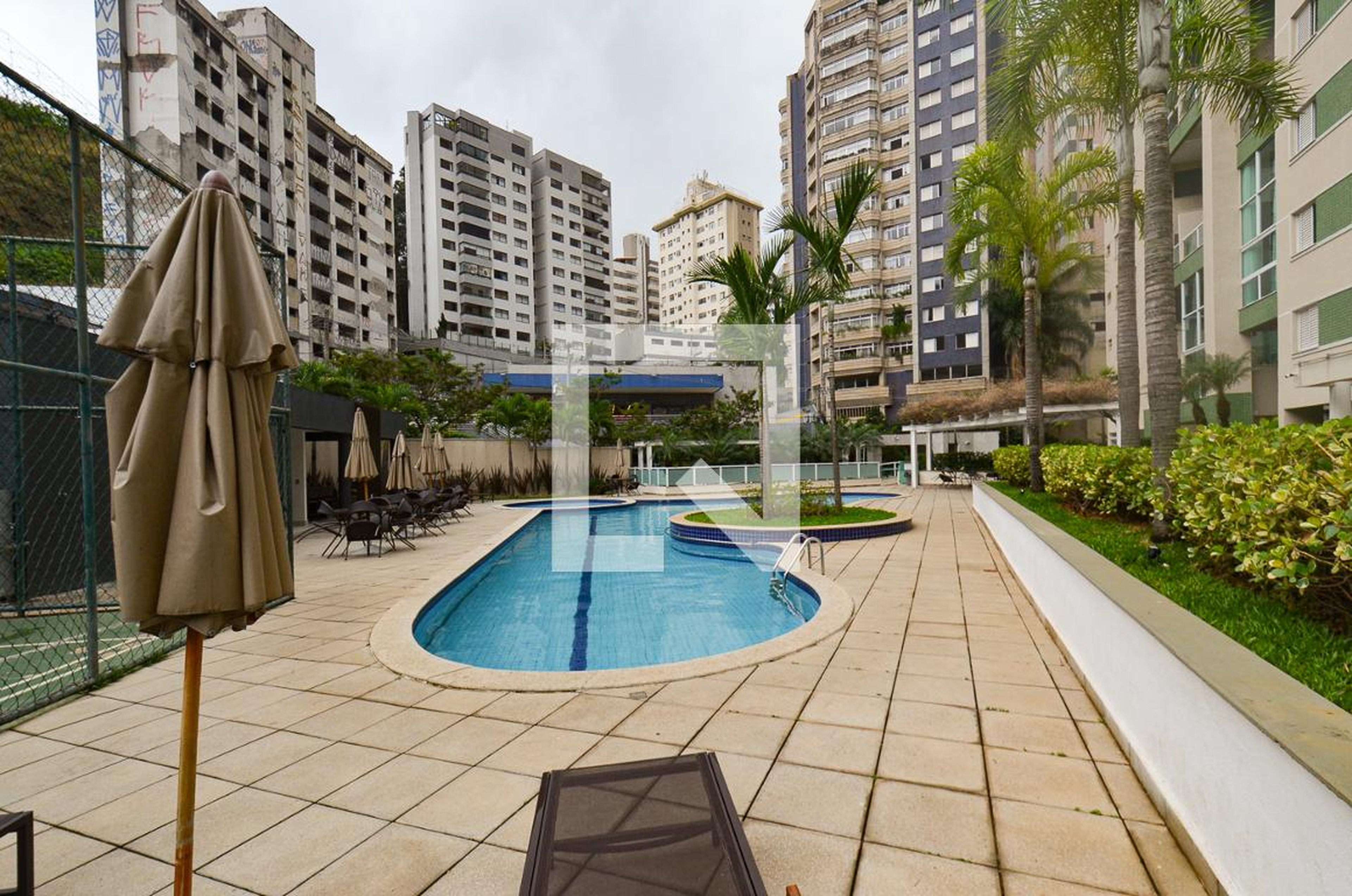 Piscina - Edifício Terrazzo Sion