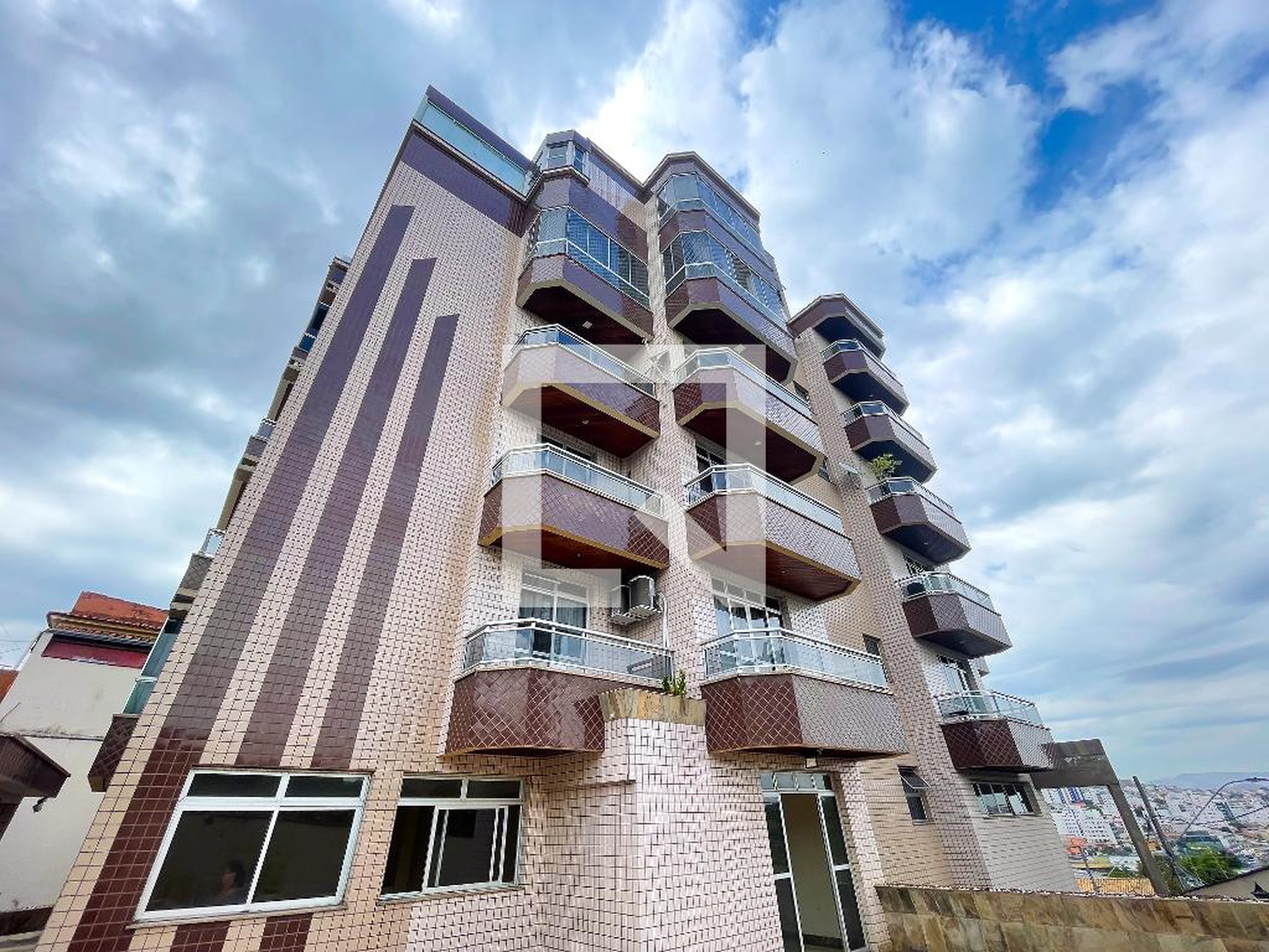 Fachada do Prédio Condomínio em Rua Norberto Mayer, 693