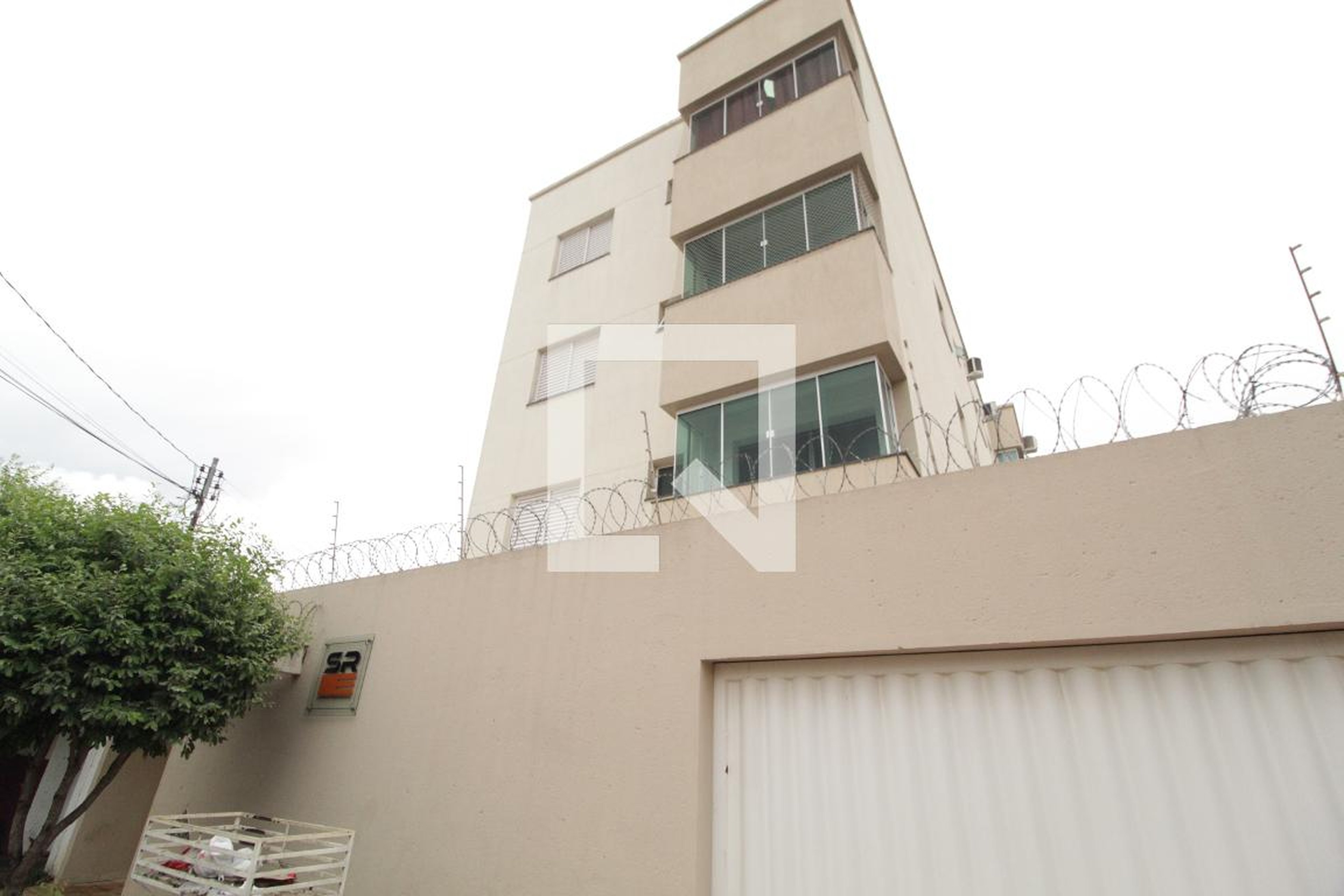 Fachada Condomínio em Rua Alfa, 236