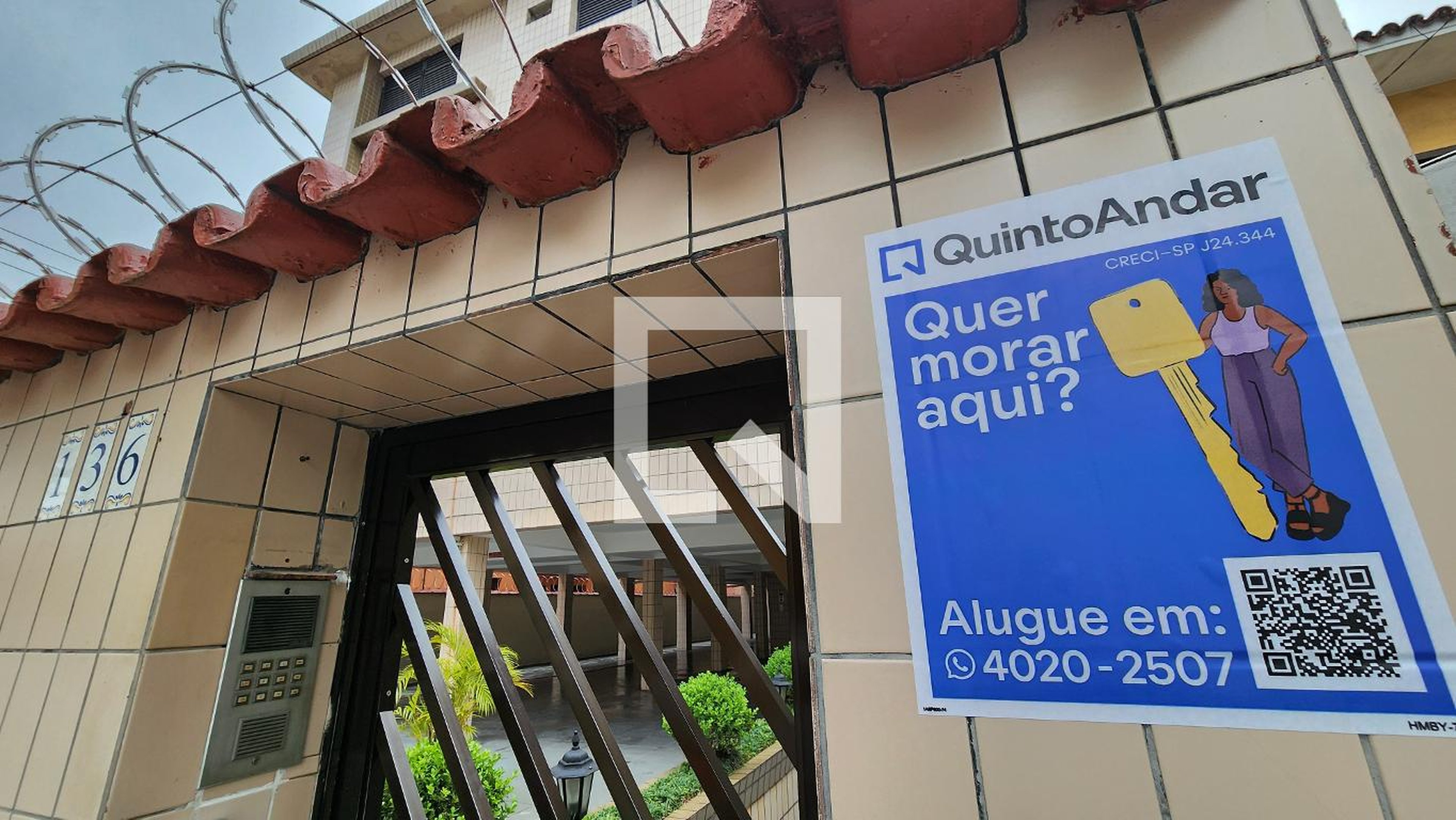 Fachada Condomínio em Rua Primeiro de Maio, 136