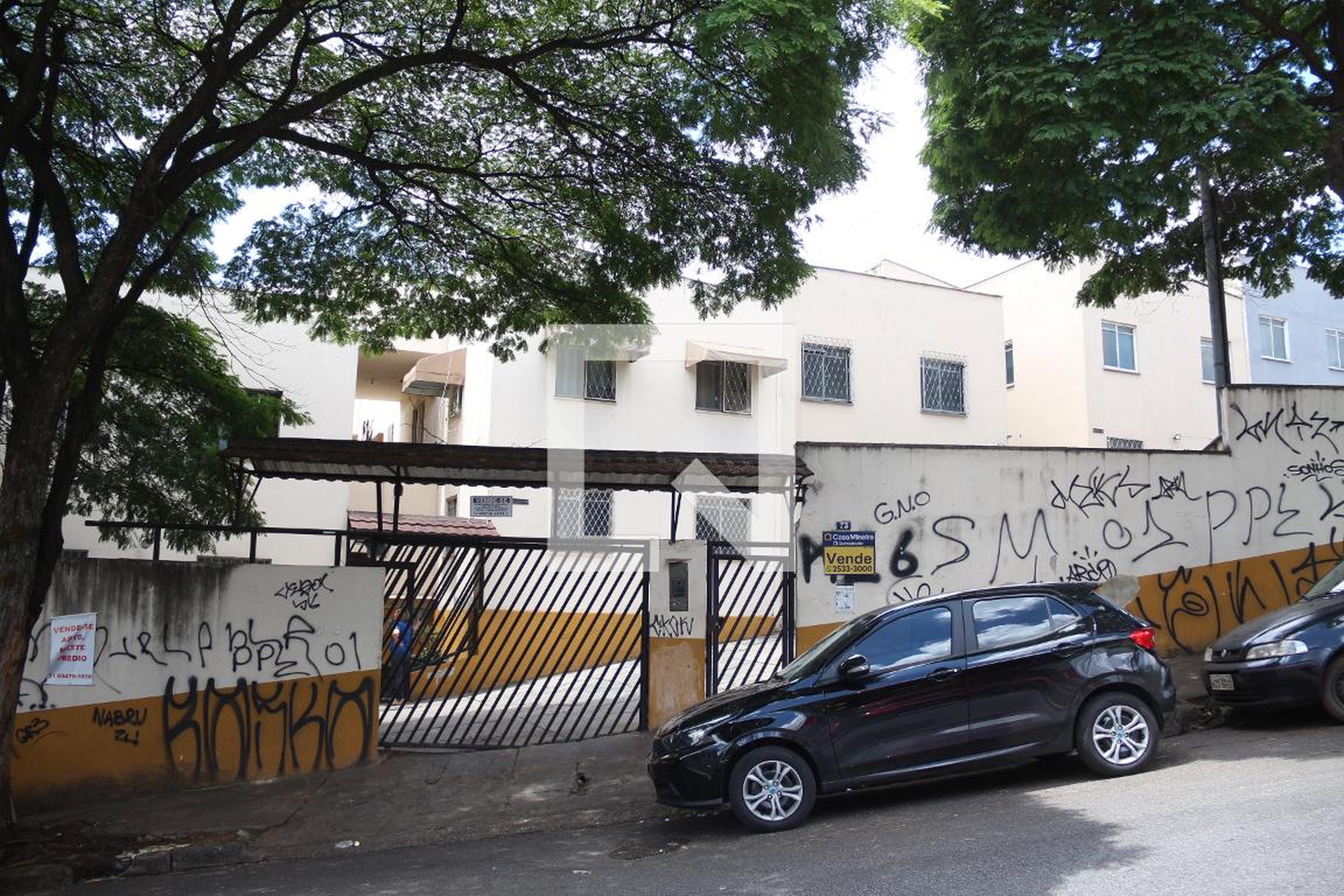 Fachada Condomínio em Rua Crepúsculo, 73