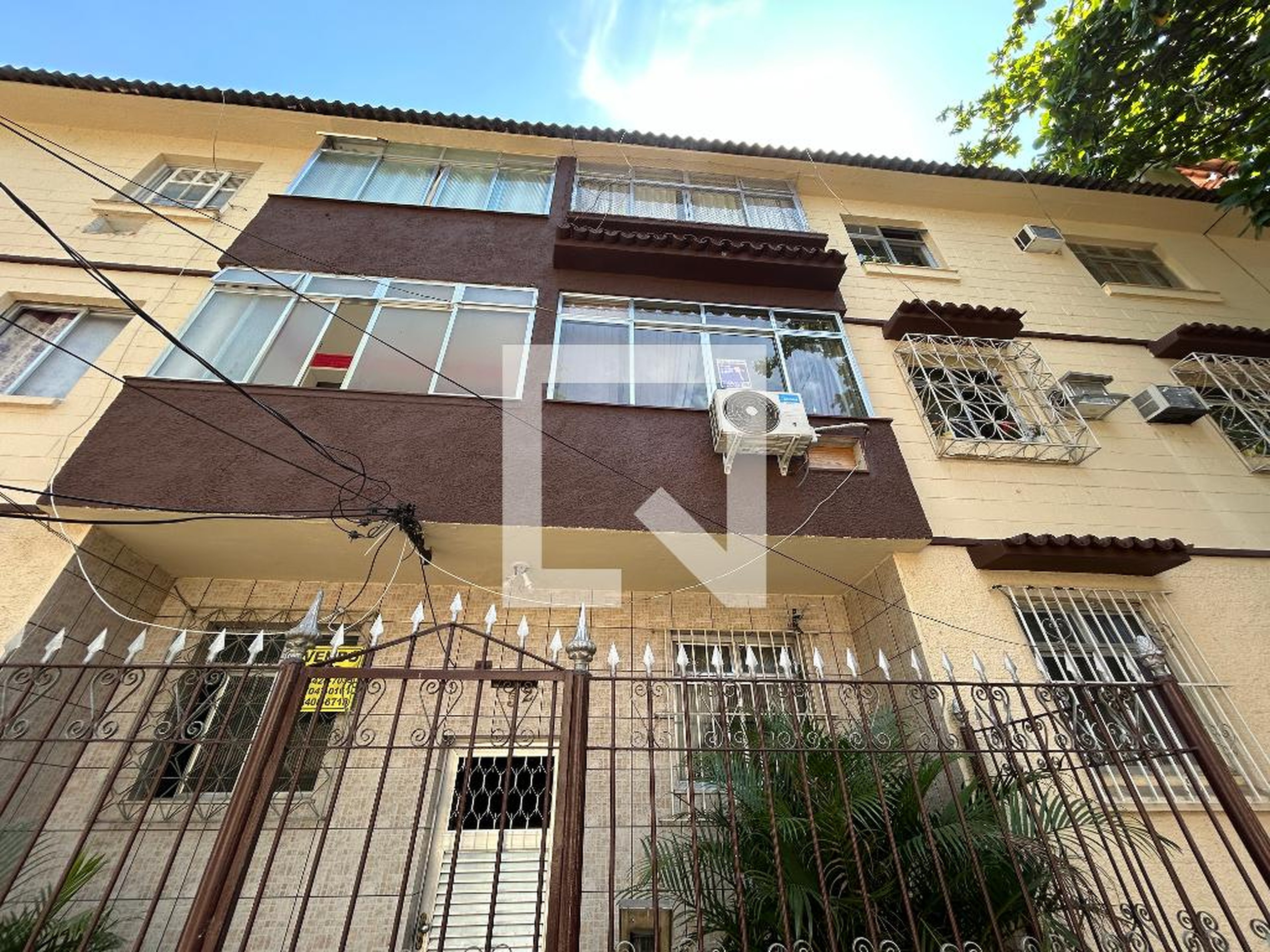 Fachada Condomínio em Rua Roberto Carnaval, 52