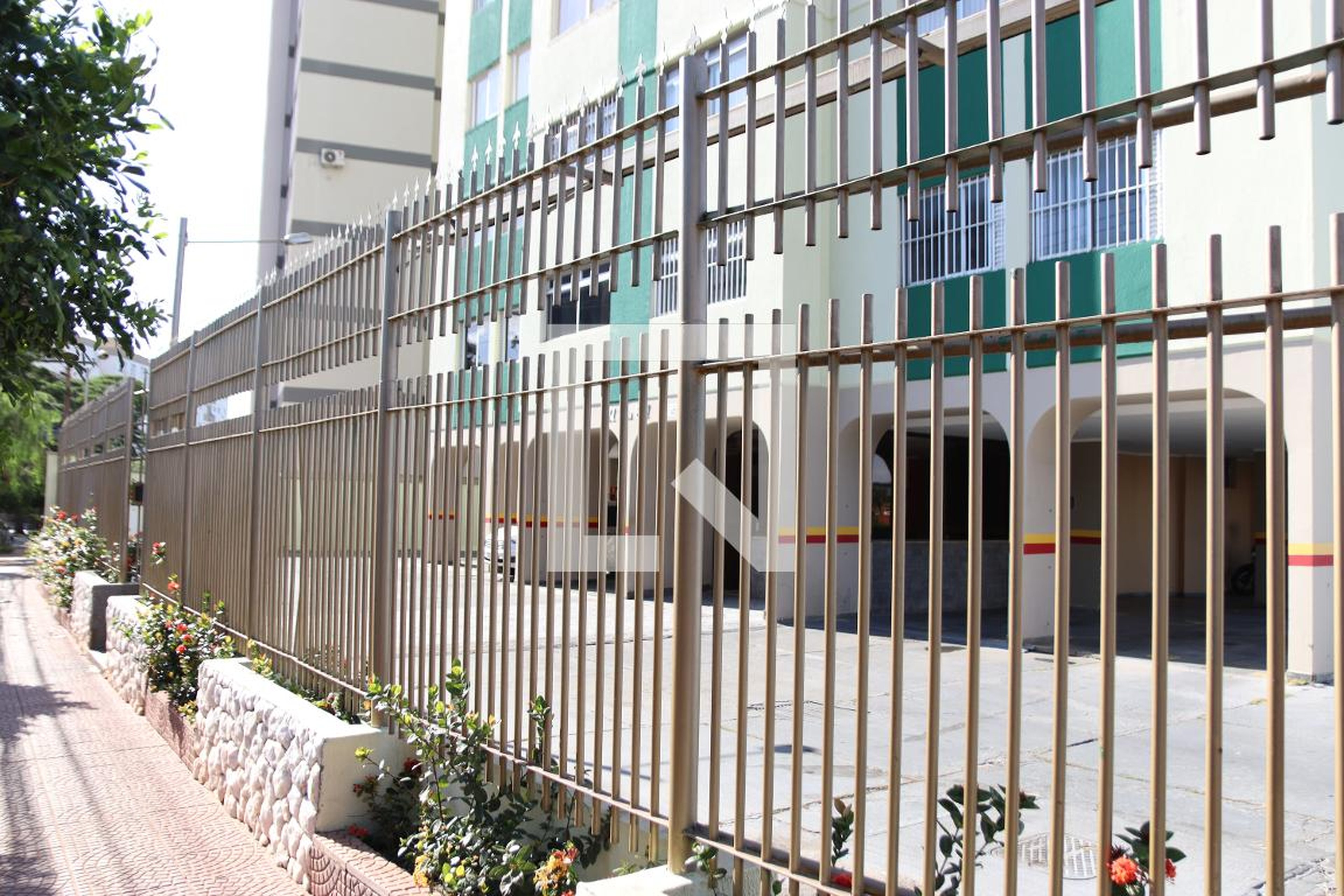 Fachada Condomínio em Avenida Independência, 912