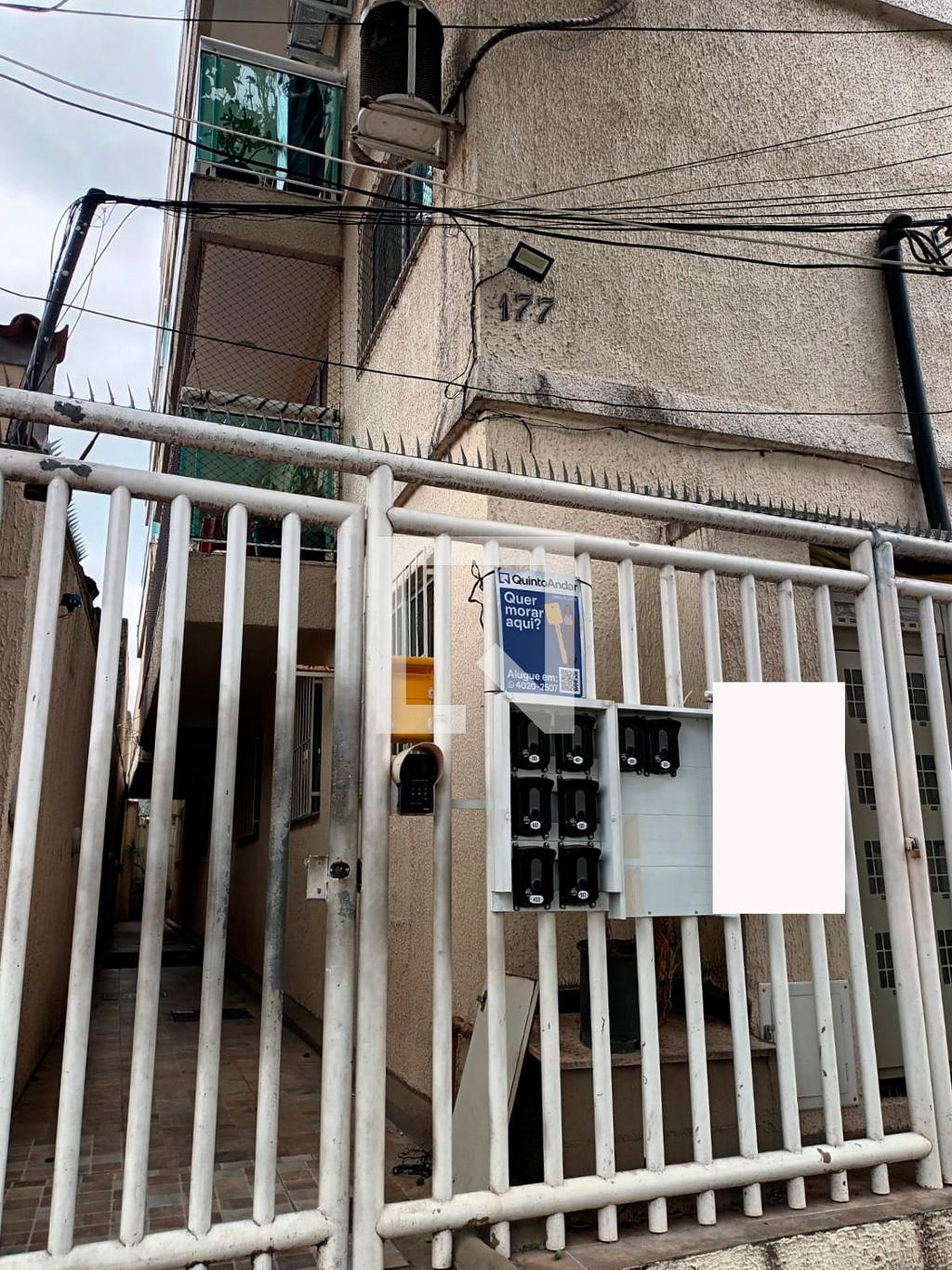 Fachada Condomínio em Rua Amália, 0