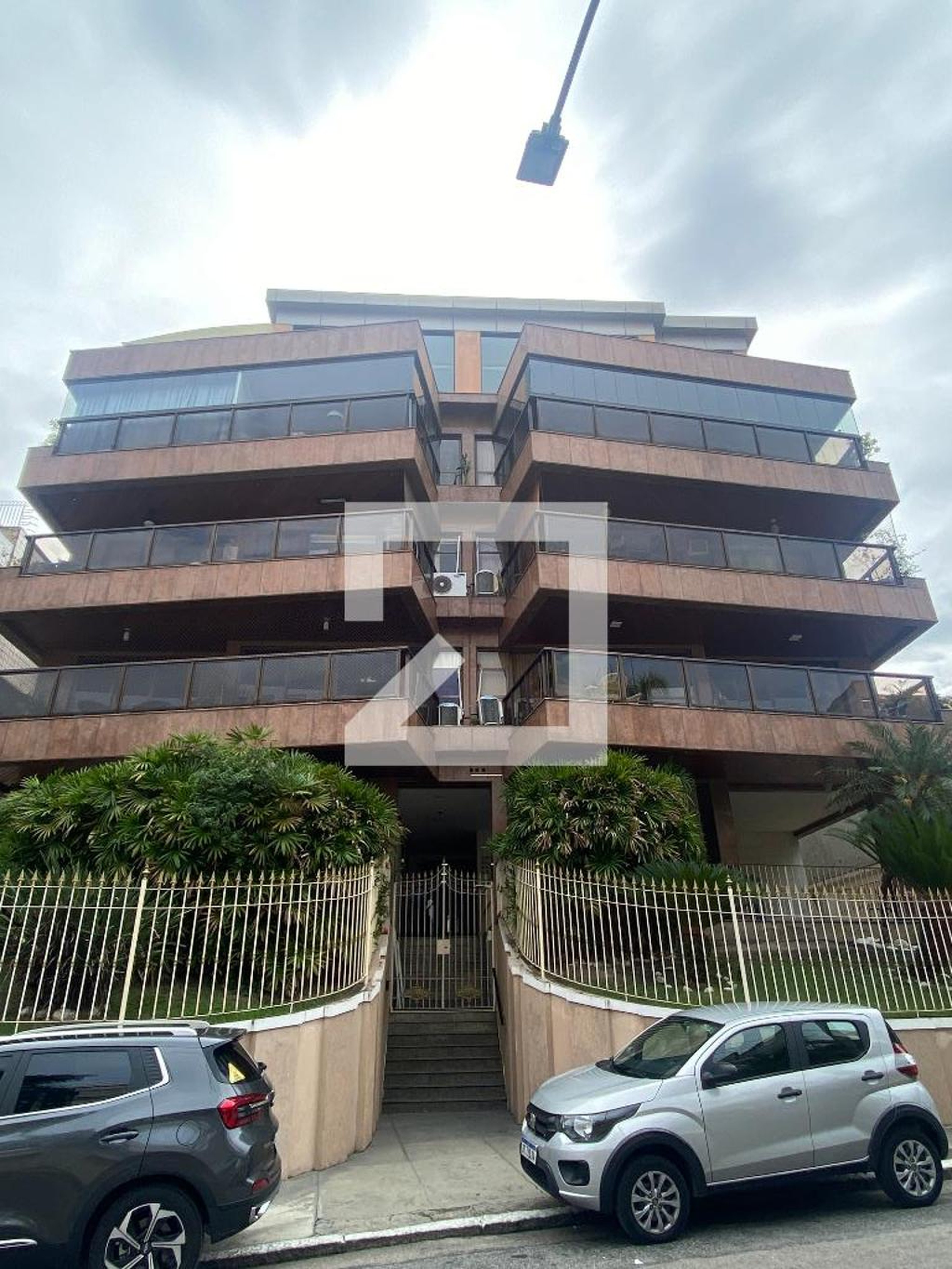 Fachada Condomínio em Praia da Bica, 191