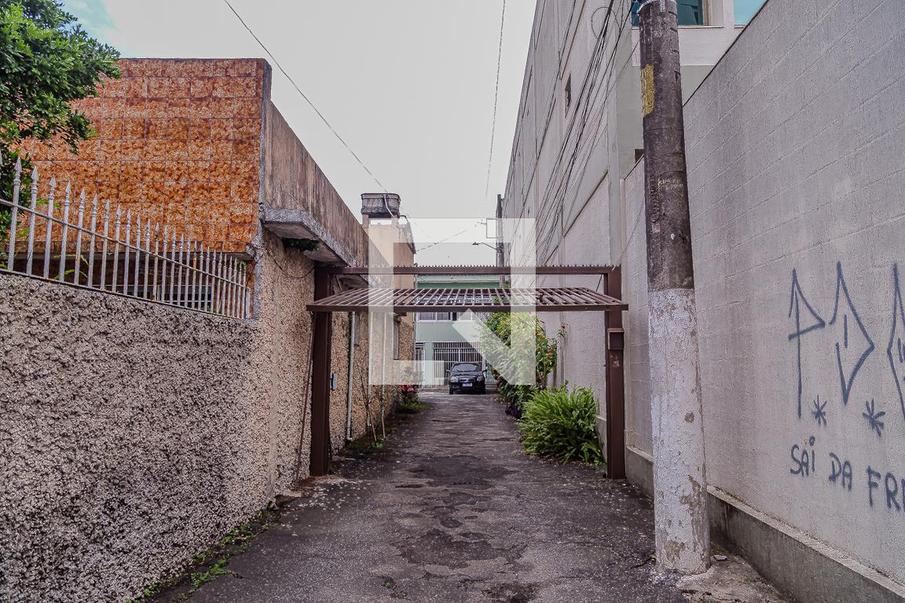 Fachada Condomínio em Rua Coronel Luís de Faria e Sousa, 310