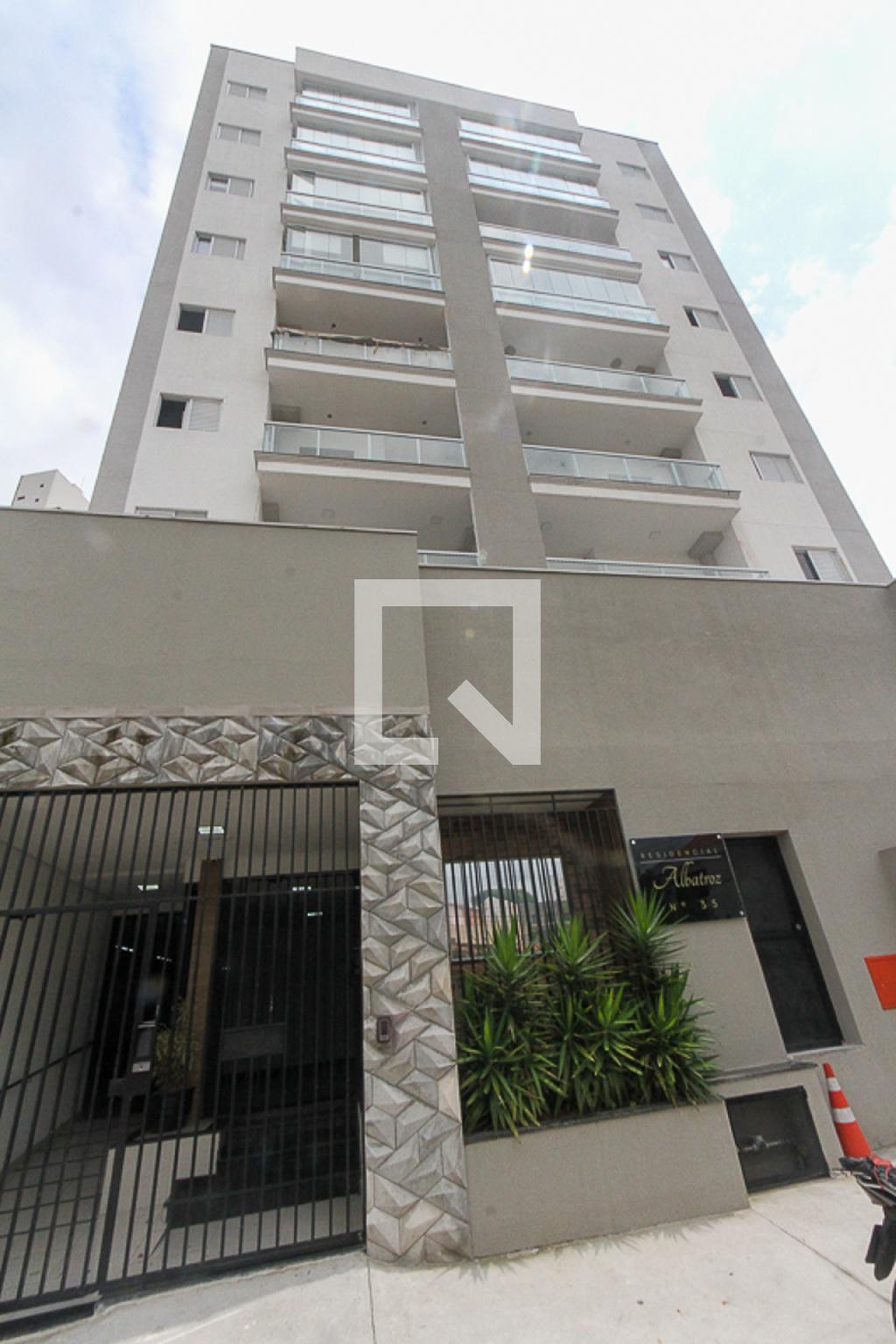 Fachada Condomínio em Rua Batista de Oliveira, 31