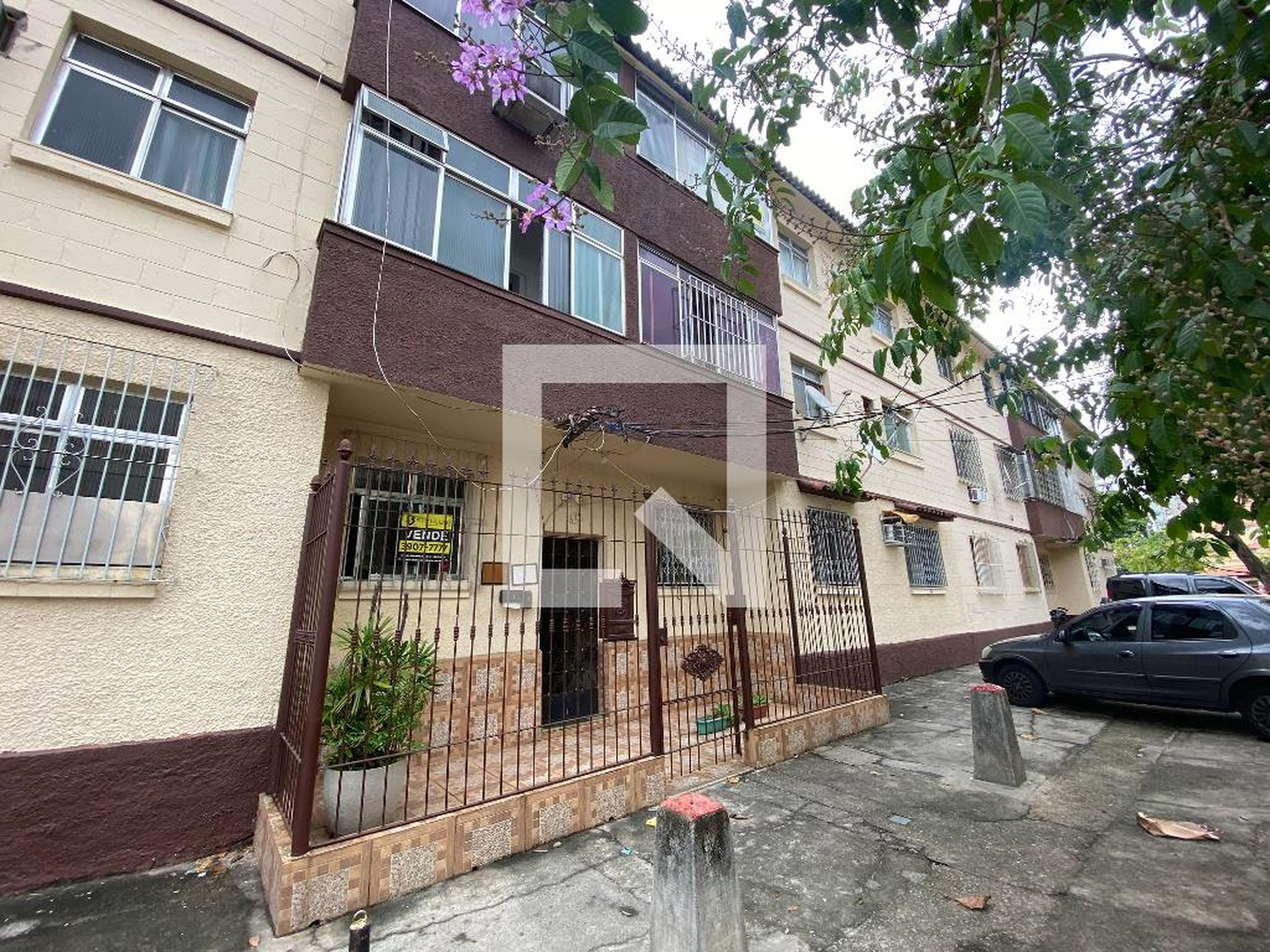 Fachada Condomínio em Rua Engenheiro Thomaz Guimarães, 46