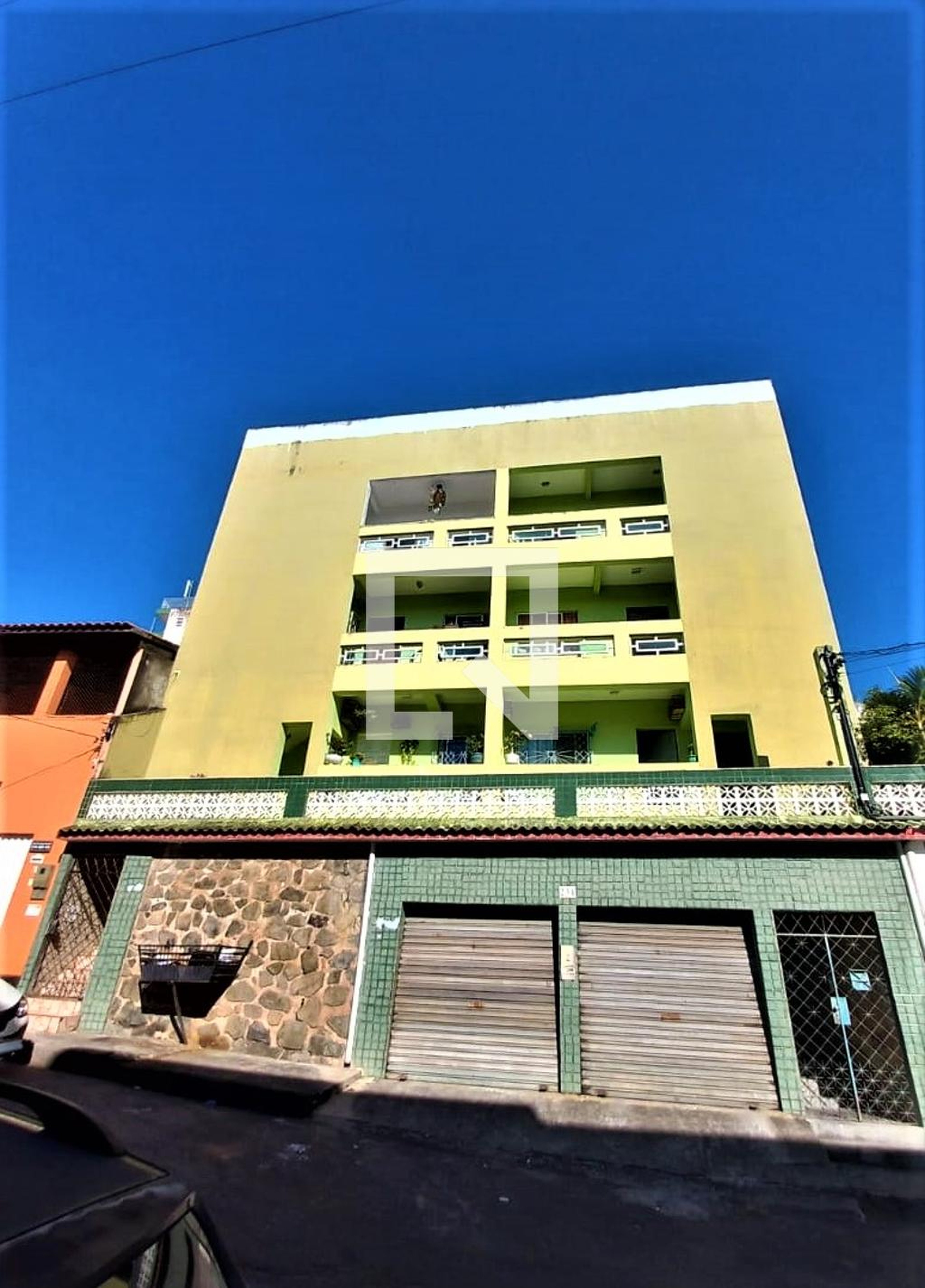 Fachada Condomínio em Rua Professor Souza Carneiro, 231