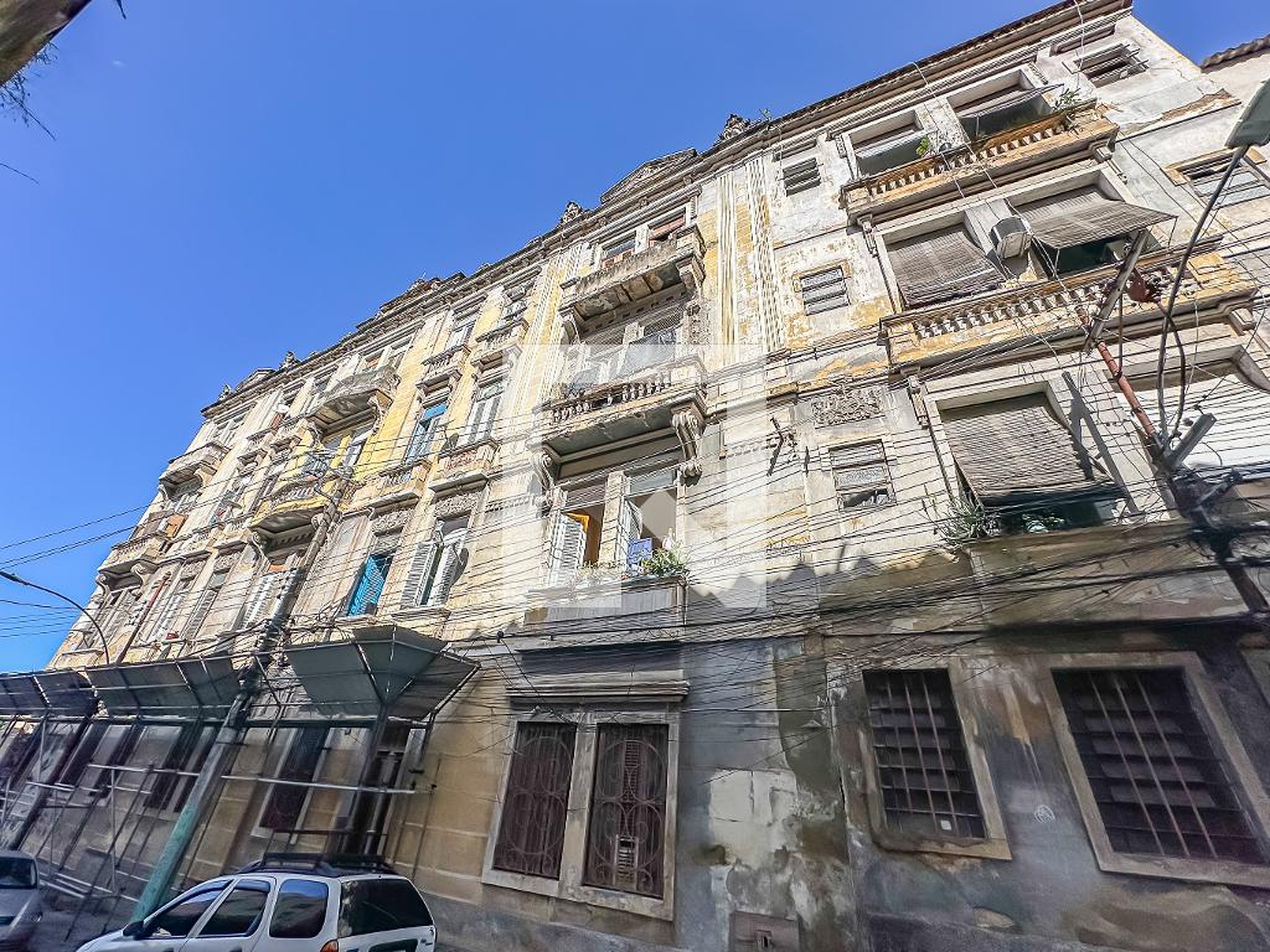 Fachada Condomínio em Rua Cândido Mendes, 891