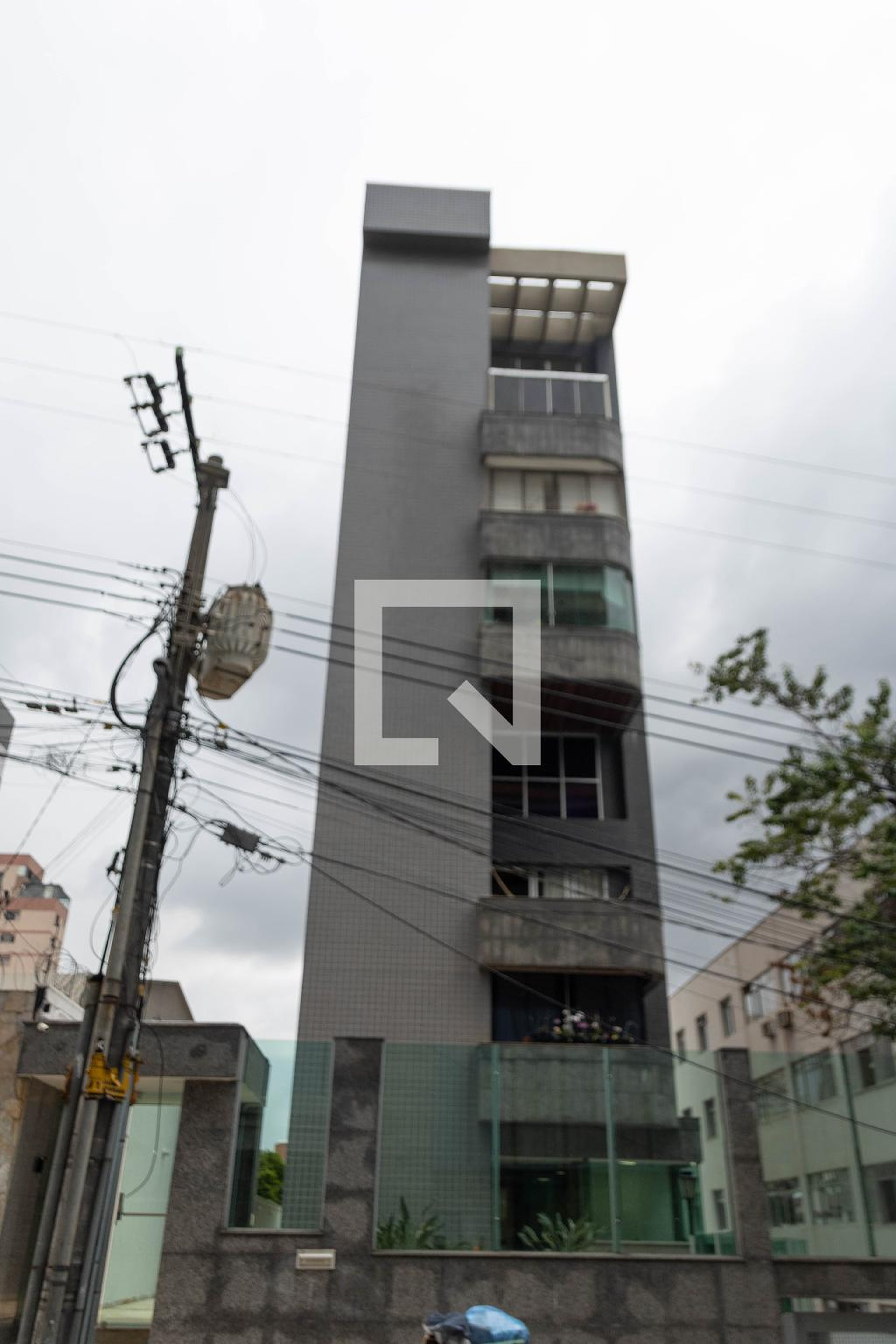 Fachada do Prédio Condomínio em Rua Américo Luz, 526