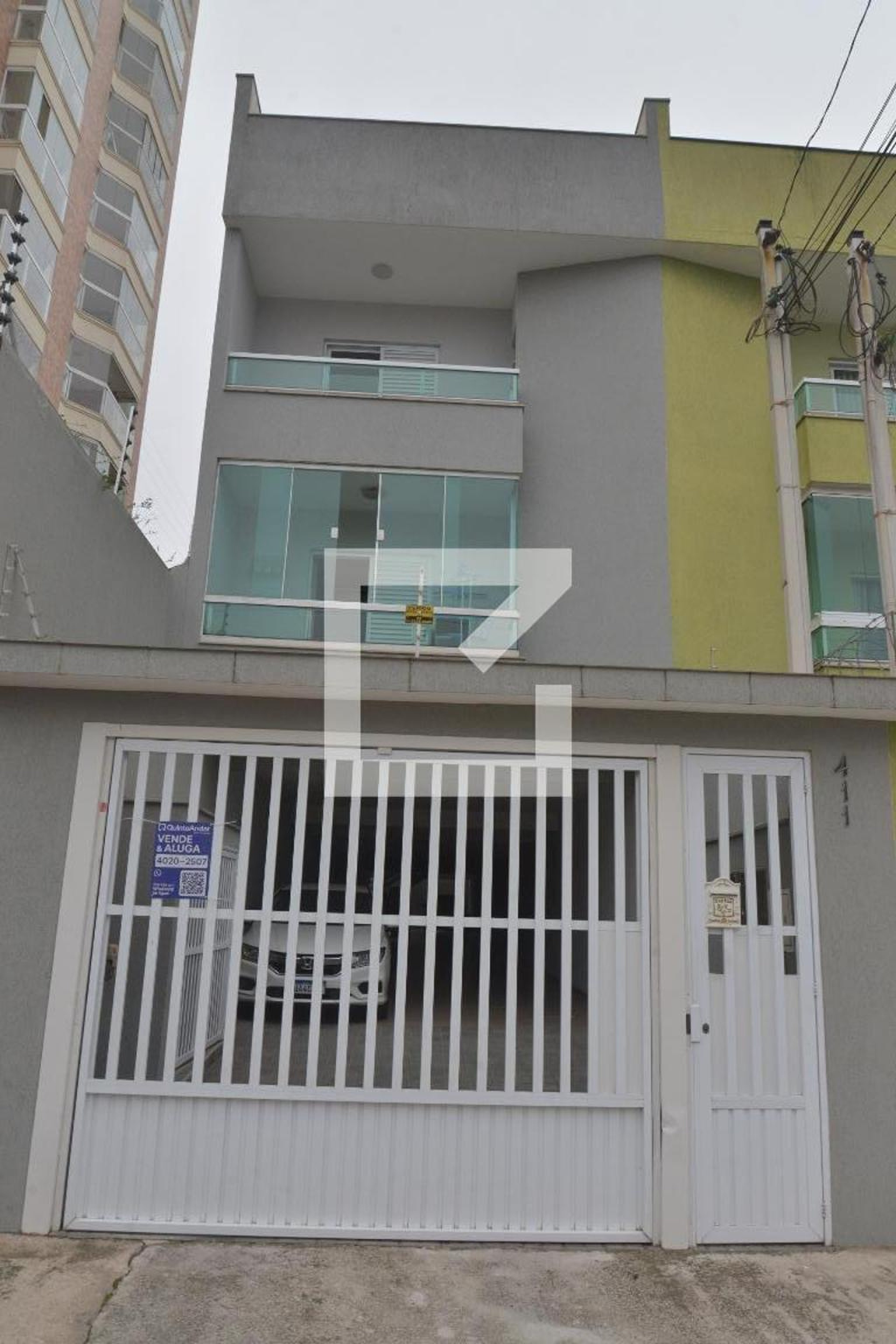 Fachada do Prédio Condomínio em Rua Caravelas, 411