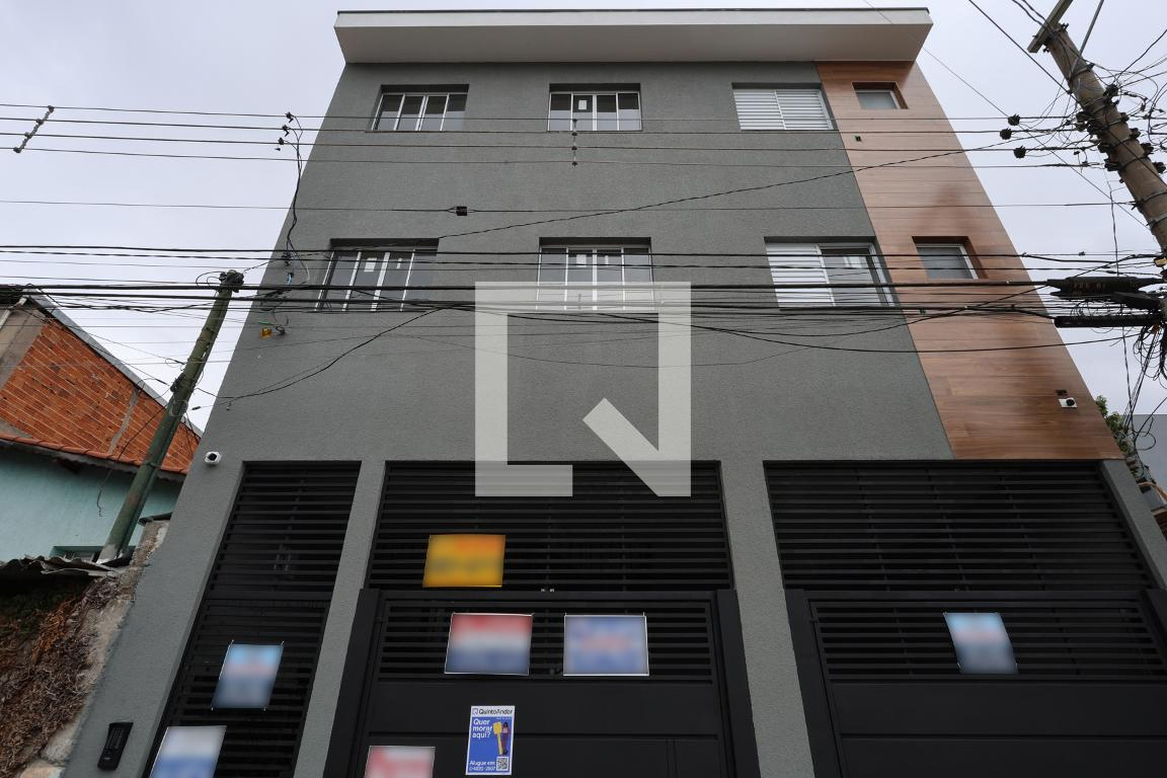 Fachada do prédio Condomínio em Rua Pedro Osório Filho, 404