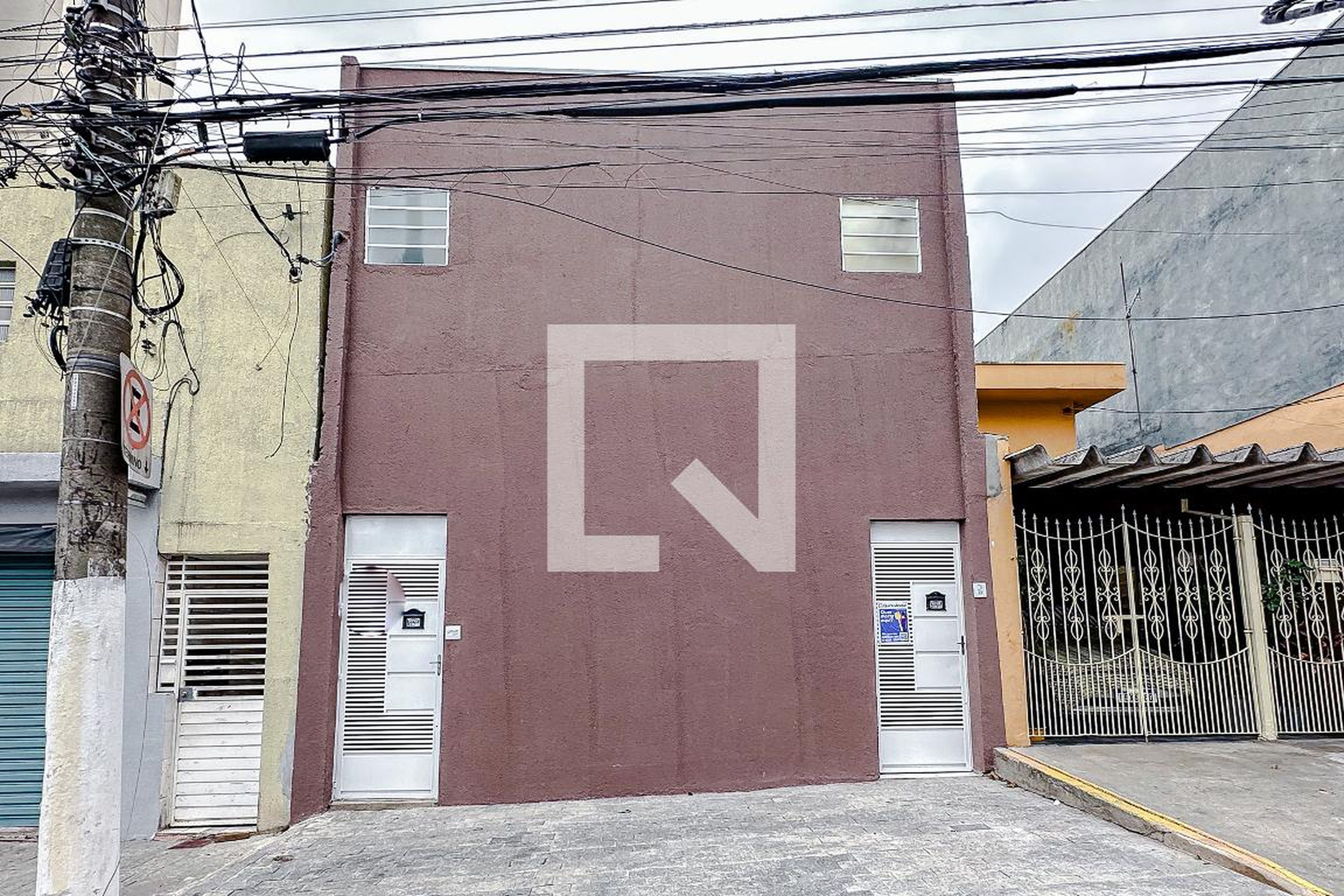 Fachada Condomínio em Rua Cipriano Barata, 583