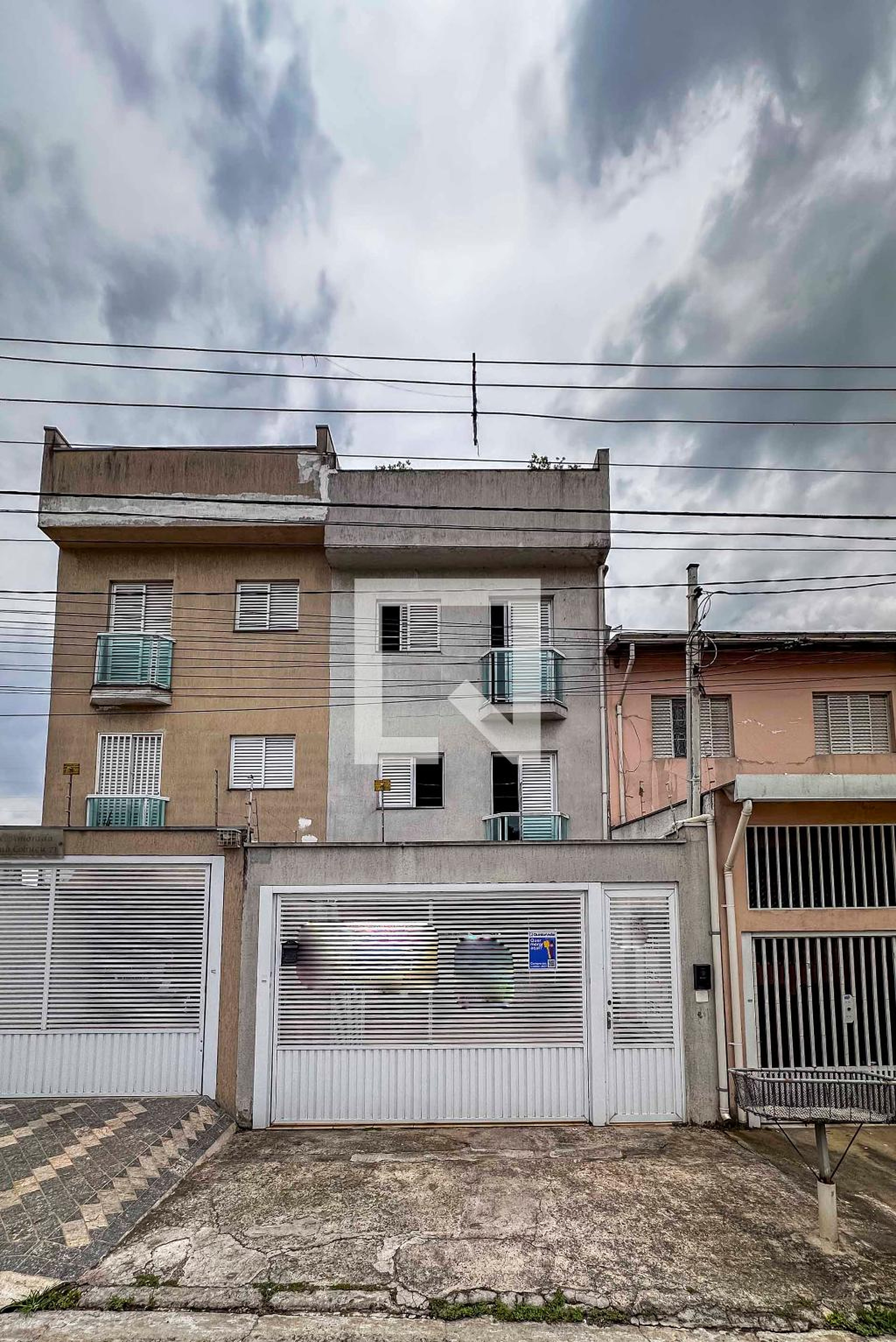 Fachada Condomínio em Rua Cabuçu, 77