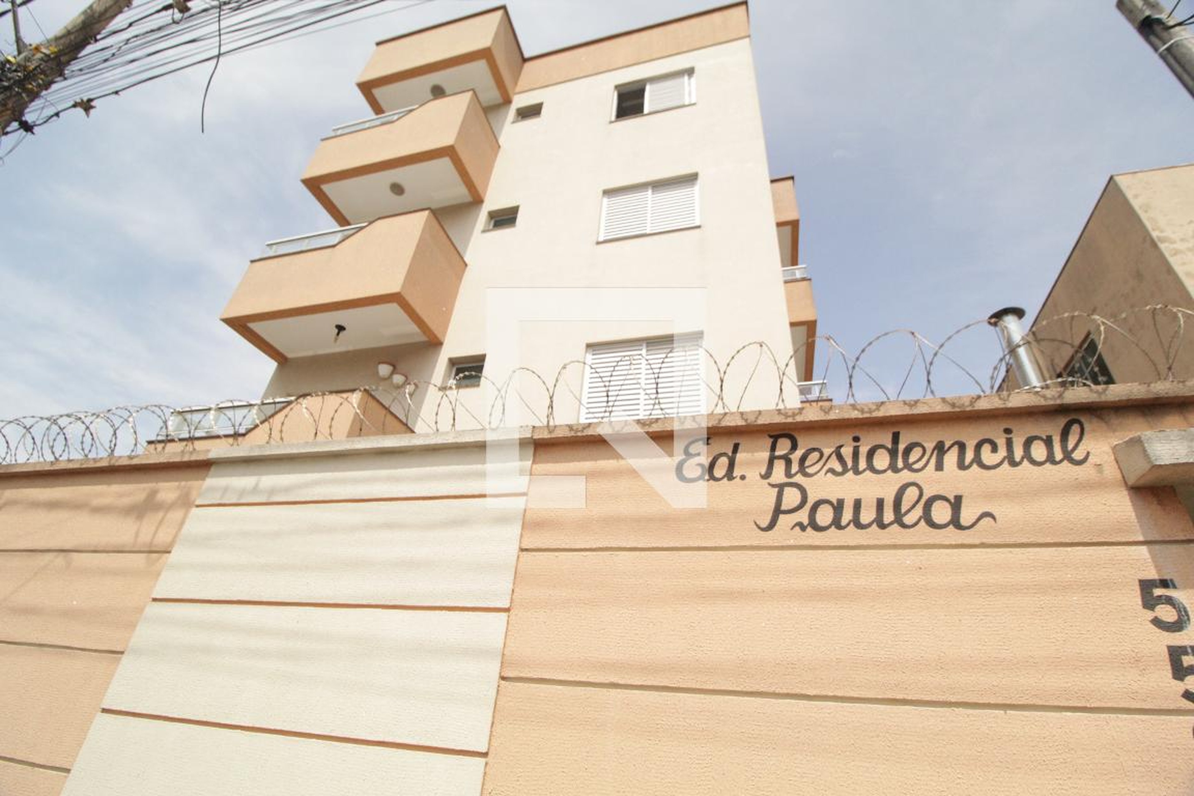 Fachada Condomínio em Rua Antônio Salviano de Rezende, 559