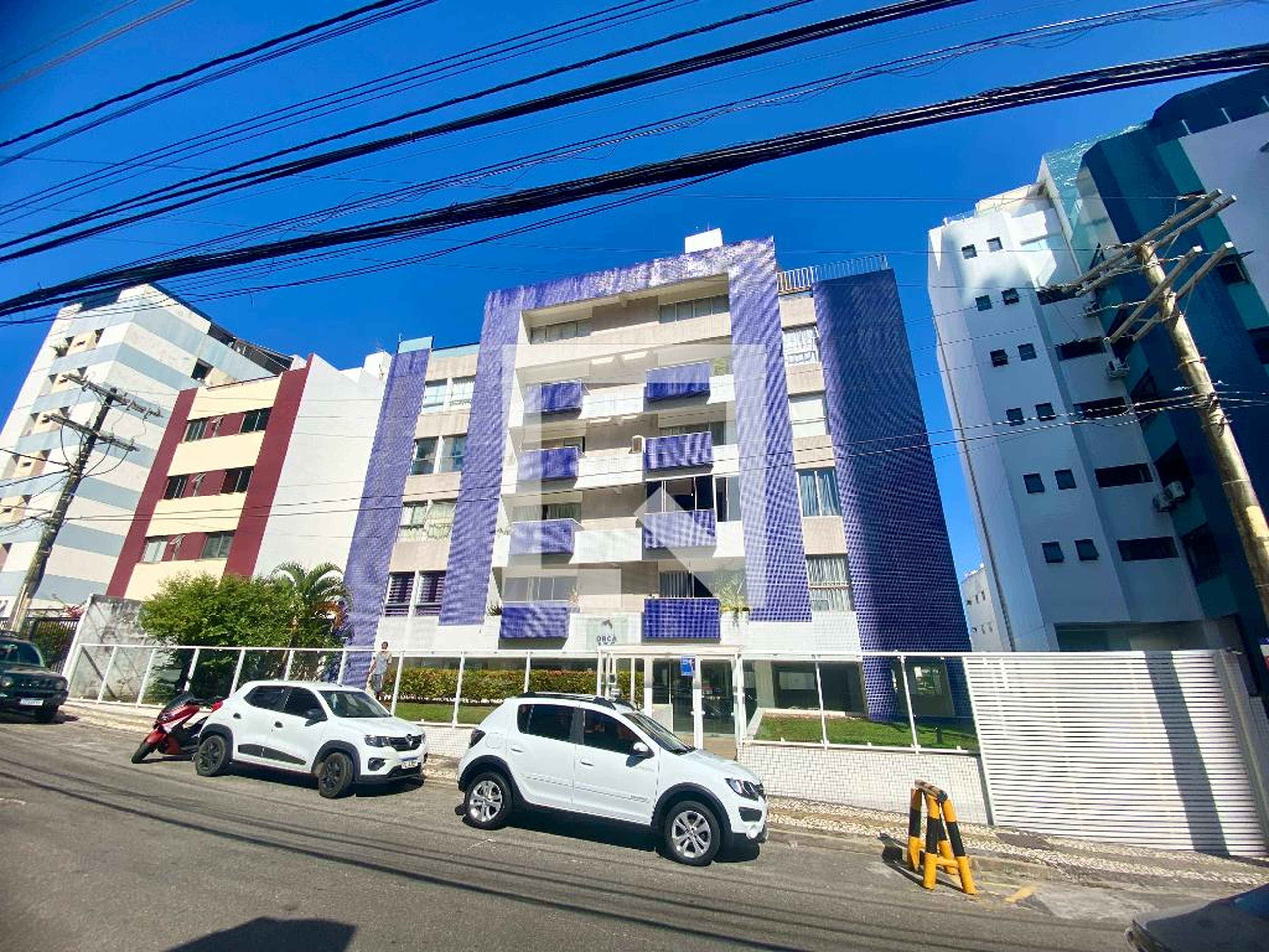 Fachada Condomínio em Rua Anthenor Tupinambá, 136